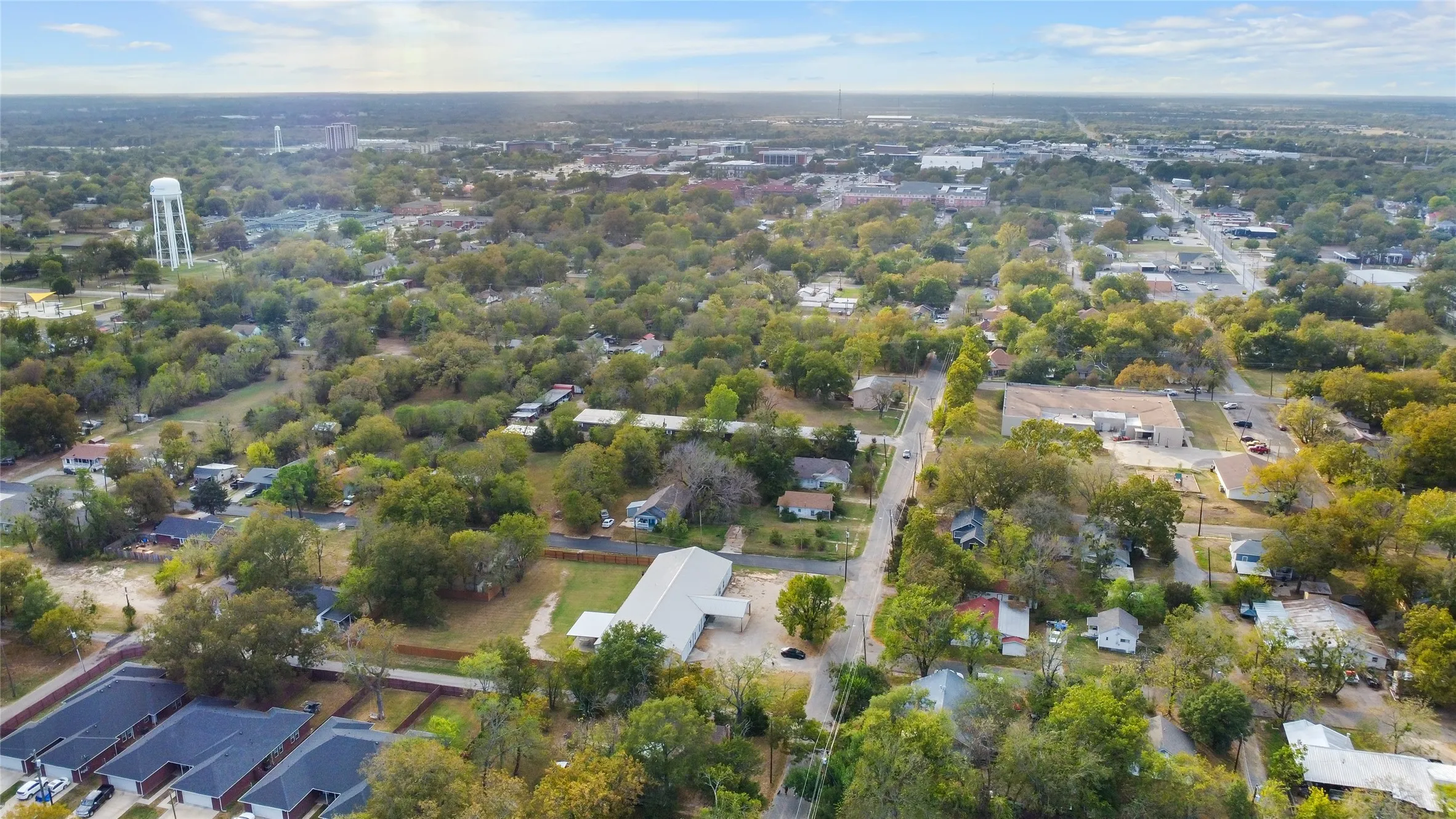 Business For Sale in Hunt County , 803 CHESTNUT Street, Commerce, Texas 75428, 0, 0, Garage spaces, 0 Sqft, built in 1985, mls#21400858, Real Estate Agent in Commerce, Homes For Sale in Hunt county, Homes For Sale in Commerce, Realtor in Commerce Texas, Real Estate Brokerage Independent Realty Texas, Luminita Cordes Realtor