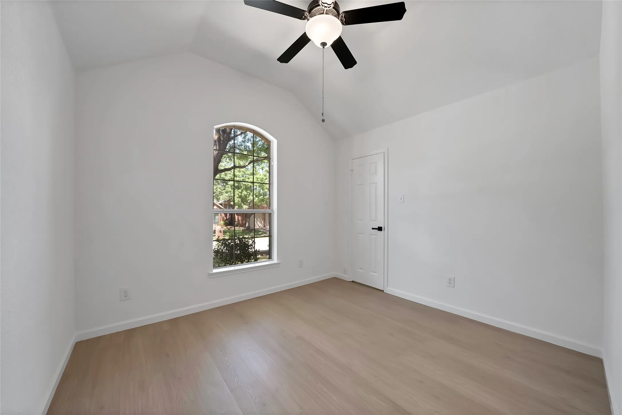 3 secondary bedrooms all features new ceiling fans and walk-in closets.