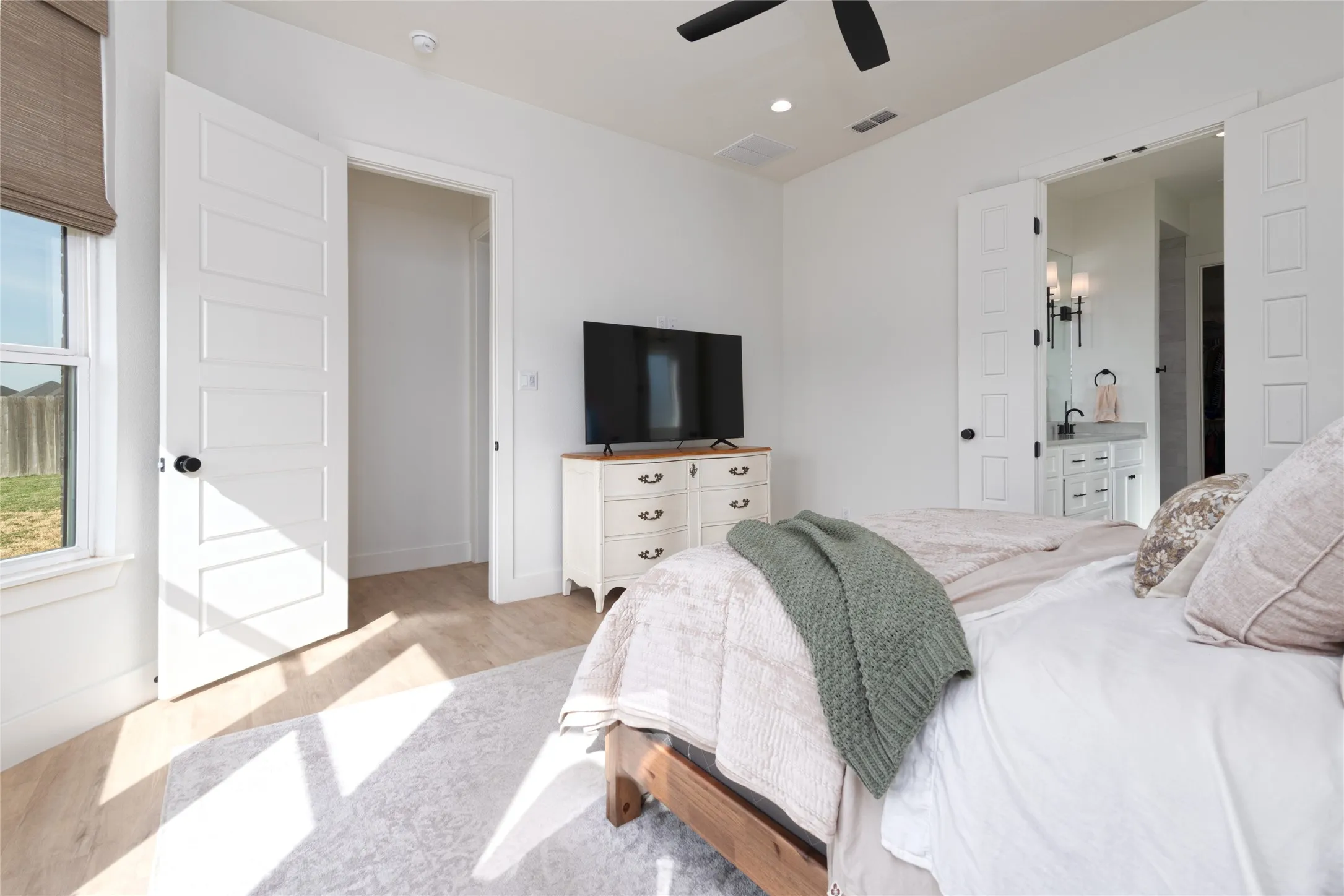 Single Family Residence For Sale in Taylor County , 317 Blackhawk Drive, Abilene, Texas 79602, 4 Bedroom, 2 Bathroom, 2 Garage spaces, 1,863 Sqft, built in 2023, mls#21400743, Real Estate Agent in Abilene, Homes For Sale in Taylor county, Homes For Sale in Abilene, Realtor in Abilene Texas, Real Estate Brokerage Independent Realty Texas, Luminita Cordes Realtor