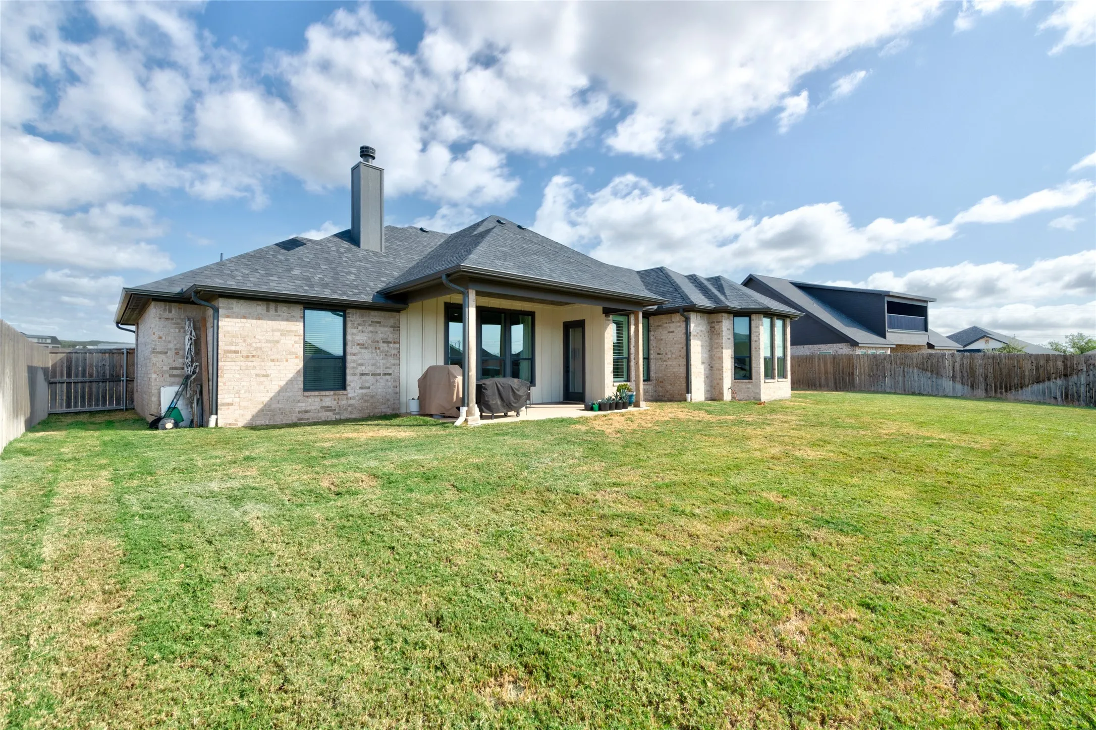 Single Family Residence For Sale in Taylor County , 317 Blackhawk Drive, Abilene, Texas 79602, 4 Bedroom, 2 Bathroom, 2 Garage spaces, 1,863 Sqft, built in 2023, mls#21400743, Real Estate Agent in Abilene, Homes For Sale in Taylor county, Homes For Sale in Abilene, Realtor in Abilene Texas, Real Estate Brokerage Independent Realty Texas, Luminita Cordes Realtor