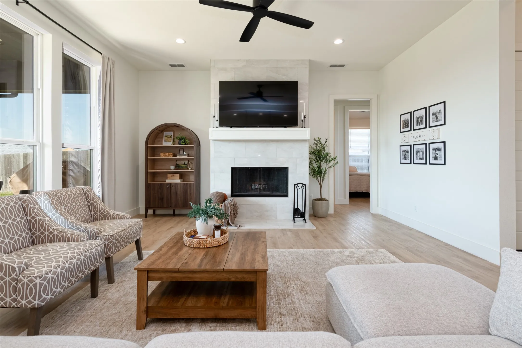 Single Family Residence For Sale in Taylor County , 317 Blackhawk Drive, Abilene, Texas 79602, 4 Bedroom, 2 Bathroom, 2 Garage spaces, 1,863 Sqft, built in 2023, mls#21400743, Real Estate Agent in Abilene, Homes For Sale in Taylor county, Homes For Sale in Abilene, Realtor in Abilene Texas, Real Estate Brokerage Independent Realty Texas, Luminita Cordes Realtor