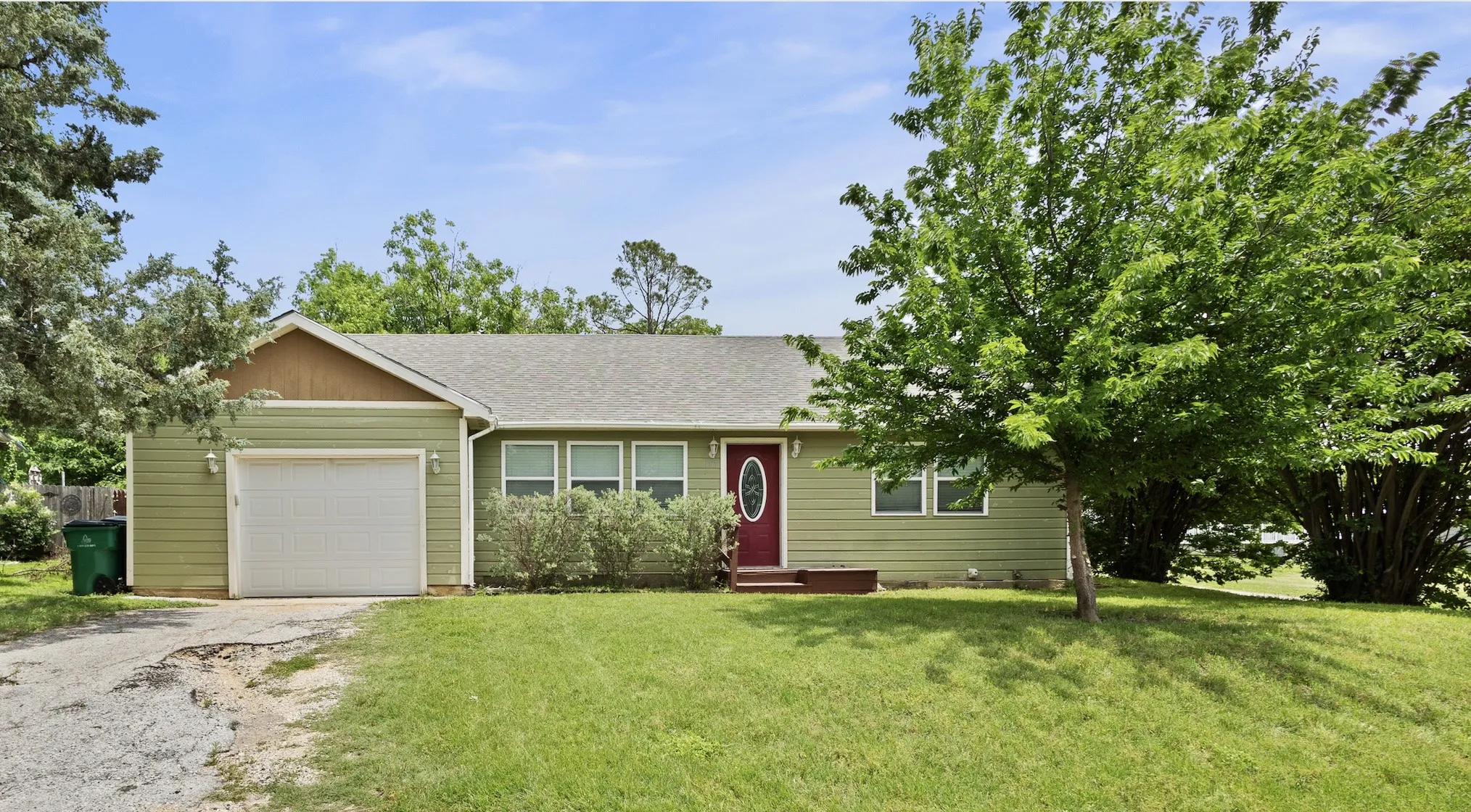 Single Family Residence For Sale in Wise County , 107 S Flower Lane, Chico, Texas 76431, 3 Bedroom, 2 Bathroom, 1 Garage spaces, 1,231 Sqft, built in 1960, mls#21399843, Real Estate Agent in Chico, Homes For Sale in Wise county, Homes For Sale in Chico, Realtor in Chico Texas, Real Estate Brokerage Independent Realty Texas, Luminita Cordes Realtor