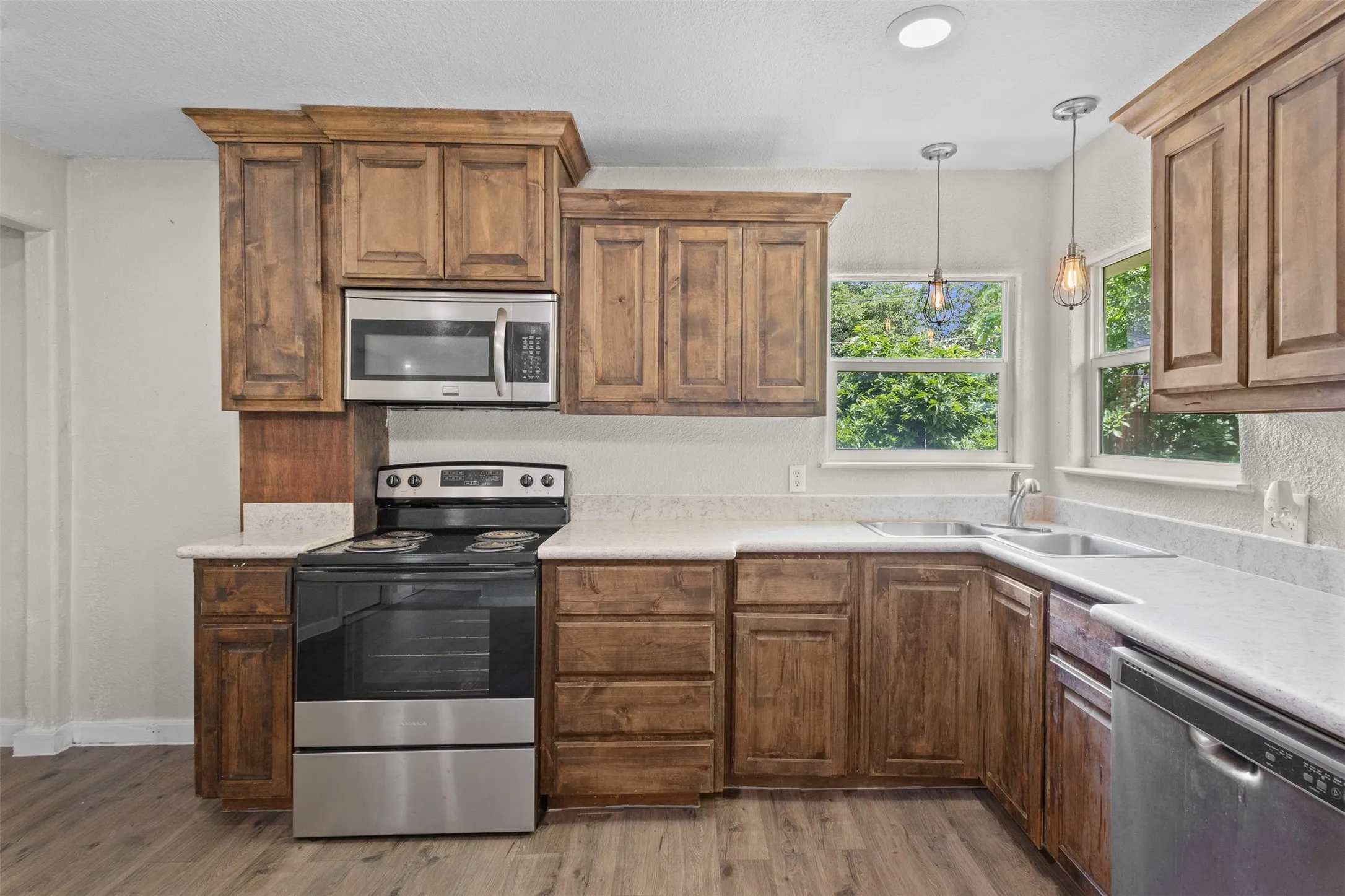 Single Family Residence For Sale in Wise County , 107 S Flower Lane, Chico, Texas 76431, 3 Bedroom, 2 Bathroom, 1 Garage spaces, 1,231 Sqft, built in 1960, mls#21399843, Real Estate Agent in Chico, Homes For Sale in Wise county, Homes For Sale in Chico, Realtor in Chico Texas, Real Estate Brokerage Independent Realty Texas, Luminita Cordes Realtor