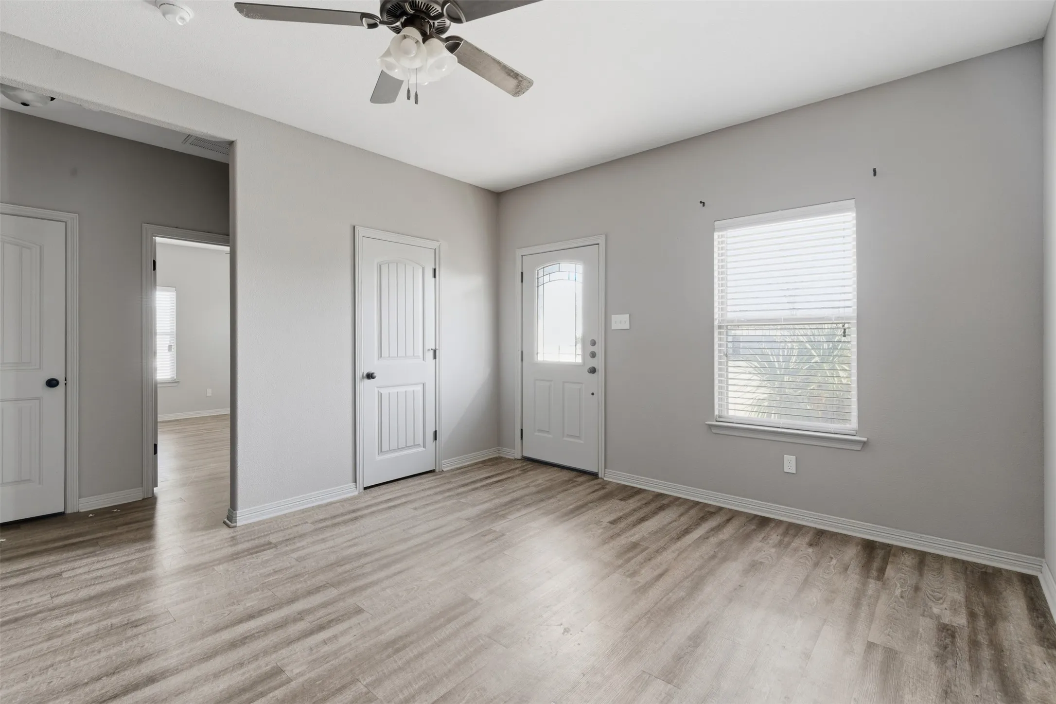 Quadruplex For Rent in Johnson County , 101 W Capps Street B, Rio Vista, Texas 76093, 2 Bedroom, 2 Bathroom, Garage spaces, 953 Sqft, built in 2018, mls#21400929, Real Estate Agent in Rio Vista, Homes For Rent in Johnson county, Homes For Rent in Rio Vista, Realtor in Rio Vista Texas, Real Estate Brokerage Independent Realty Texas, Luminita Cordes Realtor