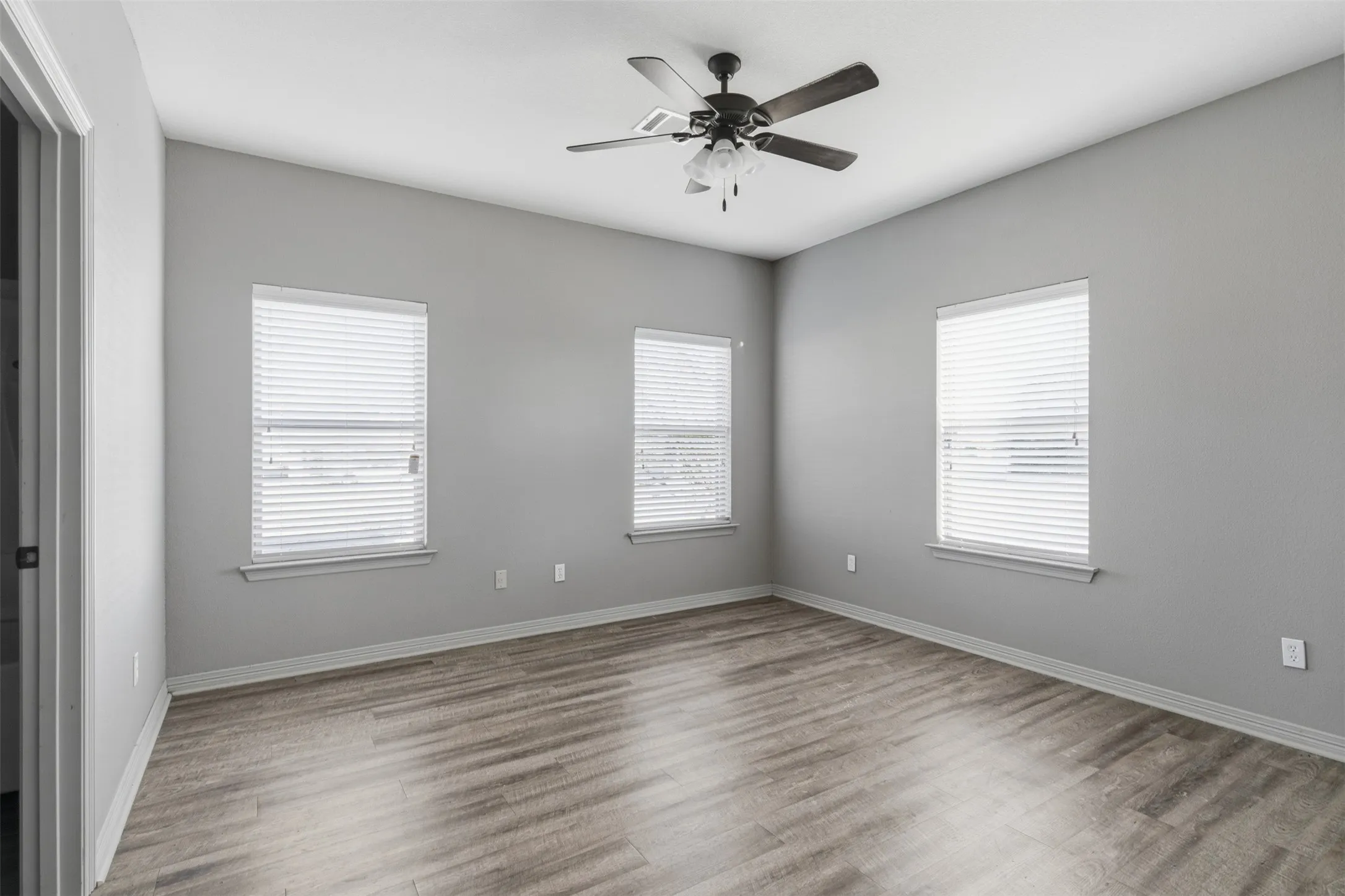 Quadruplex For Rent in Johnson County , 101 W Capps Street B, Rio Vista, Texas 76093, 2 Bedroom, 2 Bathroom, Garage spaces, 953 Sqft, built in 2018, mls#21400929, Real Estate Agent in Rio Vista, Homes For Rent in Johnson county, Homes For Rent in Rio Vista, Realtor in Rio Vista Texas, Real Estate Brokerage Independent Realty Texas, Luminita Cordes Realtor