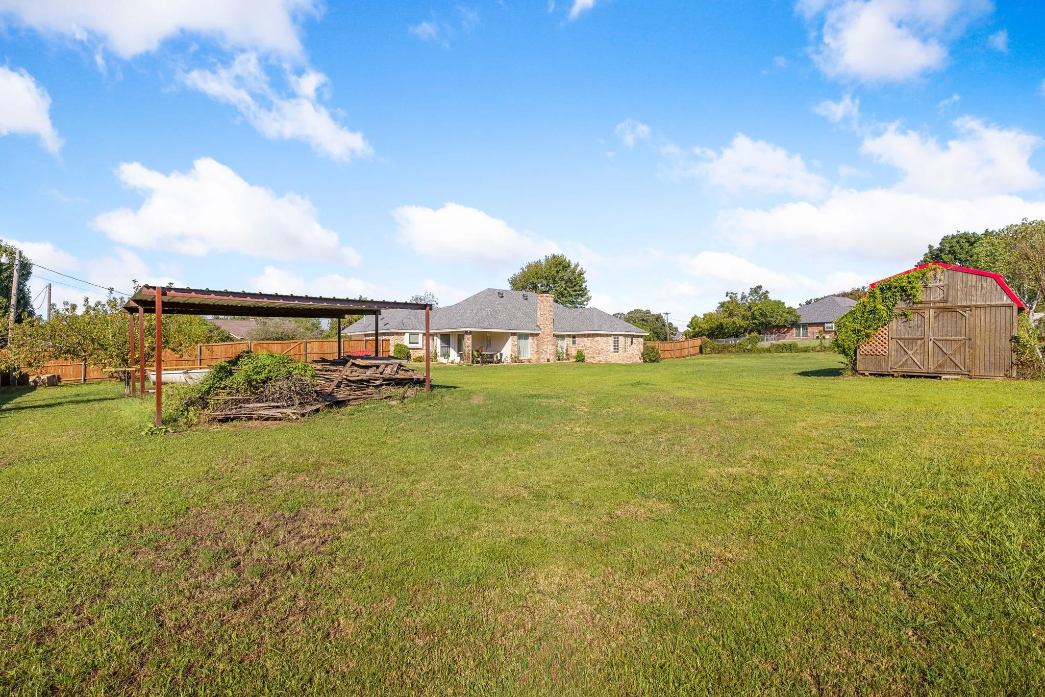 Single Family Residence For Sale in Johnson County , 2609 Castle Road, Burleson, Texas 76028, 3 Bedroom, 2 Bathroom, 2 Garage spaces, 1,955 Sqft, built in 1990, mls#21400925, Real Estate Agent in Burleson, Homes For Sale in Johnson county, Homes For Sale in Burleson, Realtor in Burleson Texas, Real Estate Brokerage Independent Realty Texas, Luminita Cordes Realtor