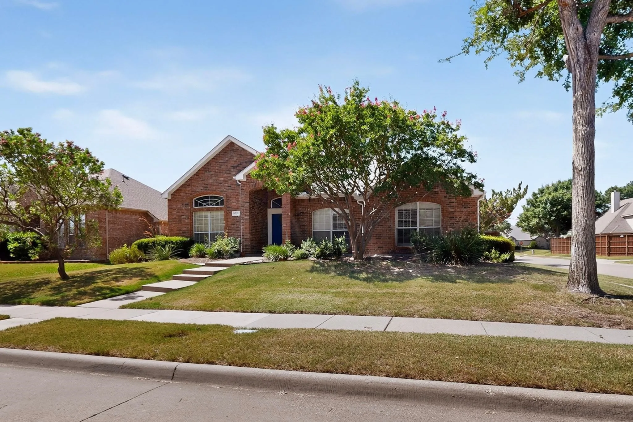 Single Family Residence For Rent in Collin County , 10201 Max Lane, Frisco, Texas 75035, 3 Bedroom, 2 Bathroom, 2 Garage spaces, 2,142 Sqft, built in 1995, mls#21400927, Real Estate Agent in Frisco, Homes For Rent in Collin county, Homes For Rent in Frisco, Realtor in Frisco Texas, Real Estate Brokerage Independent Realty Texas, Luminita Cordes Realtor