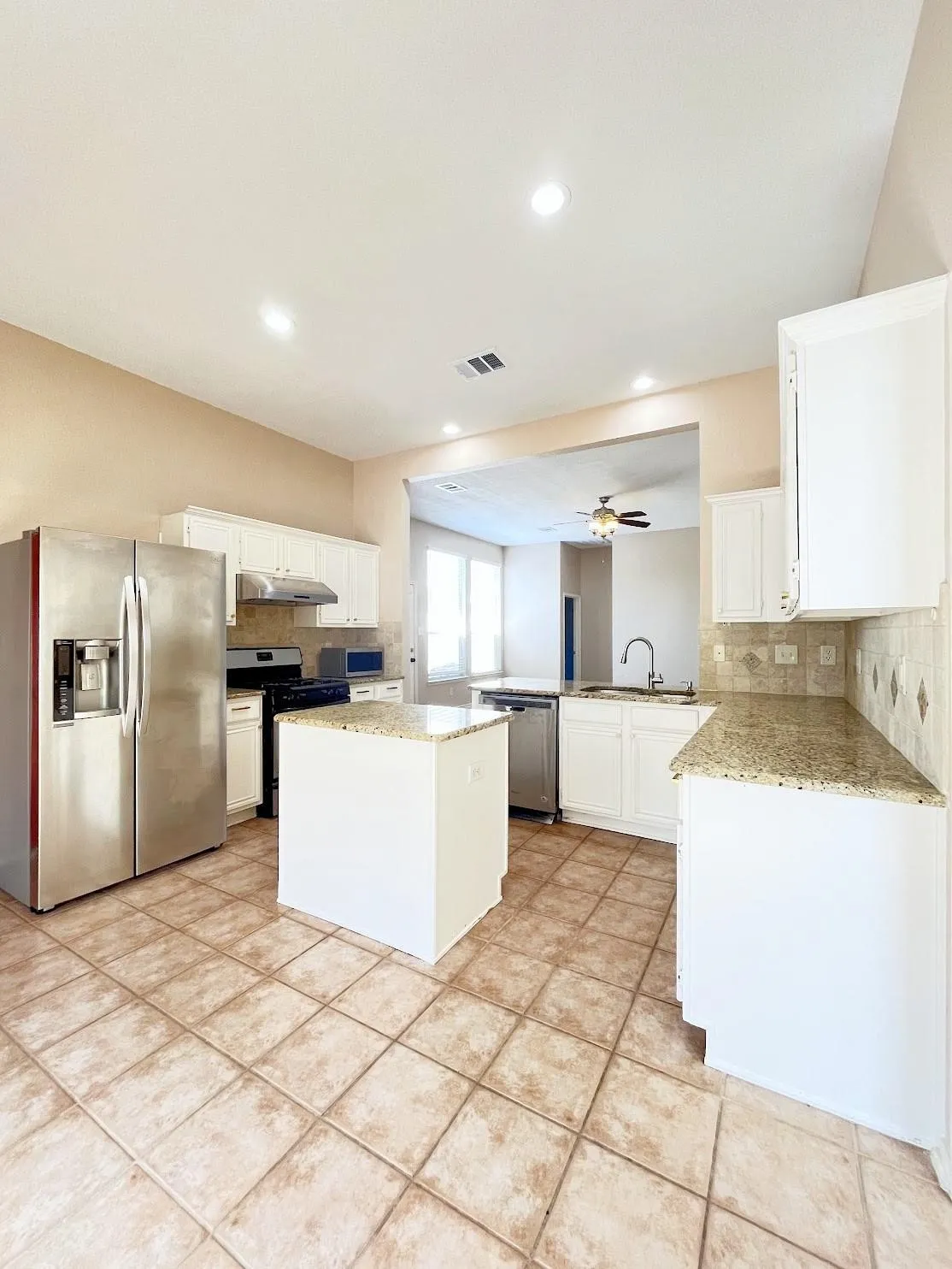 Single Family Residence For Rent in Collin County , 10201 Max Lane, Frisco, Texas 75035, 3 Bedroom, 2 Bathroom, 2 Garage spaces, 2,142 Sqft, built in 1995, mls#21400927, Real Estate Agent in Frisco, Homes For Rent in Collin county, Homes For Rent in Frisco, Realtor in Frisco Texas, Real Estate Brokerage Independent Realty Texas, Luminita Cordes Realtor