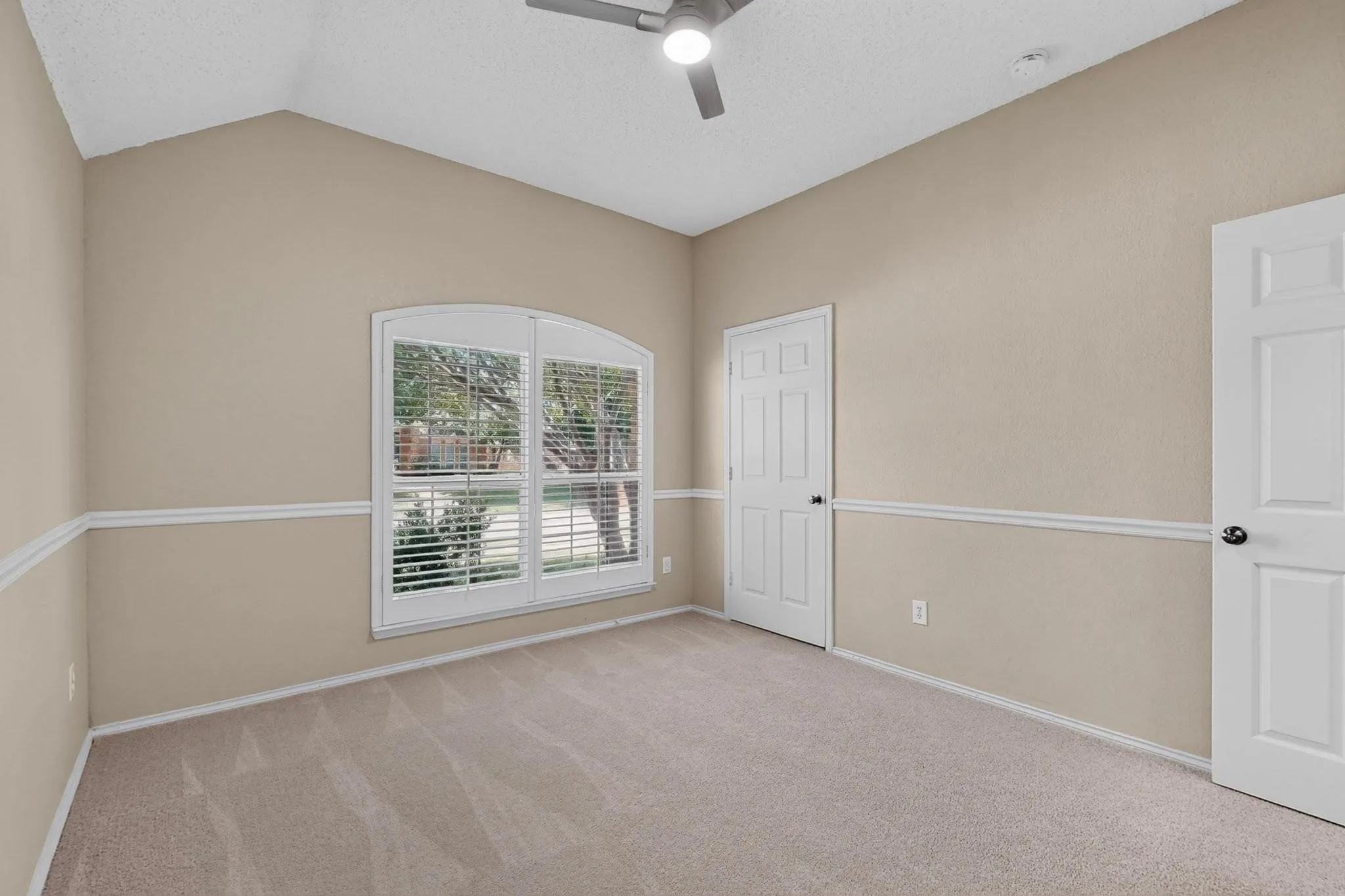 Single Family Residence For Rent in Collin County , 10201 Max Lane, Frisco, Texas 75035, 3 Bedroom, 2 Bathroom, 2 Garage spaces, 2,142 Sqft, built in 1995, mls#21400927, Real Estate Agent in Frisco, Homes For Rent in Collin county, Homes For Rent in Frisco, Realtor in Frisco Texas, Real Estate Brokerage Independent Realty Texas, Luminita Cordes Realtor