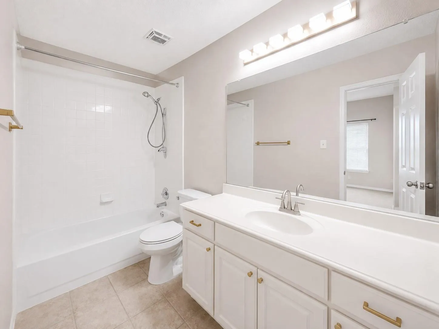 Single Family Residence For Rent in Collin County , 10201 Max Lane, Frisco, Texas 75035, 3 Bedroom, 2 Bathroom, 2 Garage spaces, 2,142 Sqft, built in 1995, mls#21400927, Real Estate Agent in Frisco, Homes For Rent in Collin county, Homes For Rent in Frisco, Realtor in Frisco Texas, Real Estate Brokerage Independent Realty Texas, Luminita Cordes Realtor