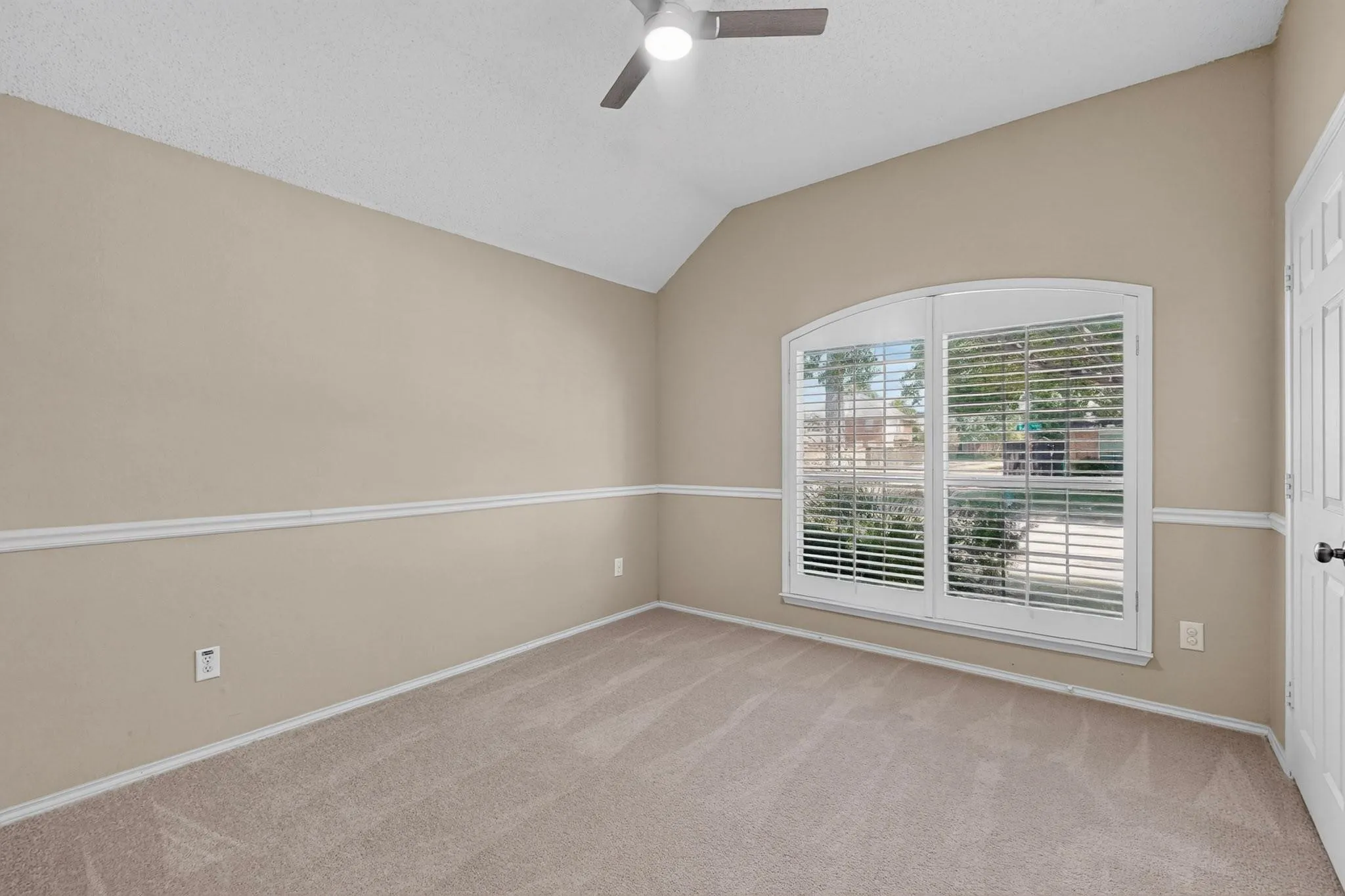 Single Family Residence For Rent in Collin County , 10201 Max Lane, Frisco, Texas 75035, 3 Bedroom, 2 Bathroom, 2 Garage spaces, 2,142 Sqft, built in 1995, mls#21400927, Real Estate Agent in Frisco, Homes For Rent in Collin county, Homes For Rent in Frisco, Realtor in Frisco Texas, Real Estate Brokerage Independent Realty Texas, Luminita Cordes Realtor