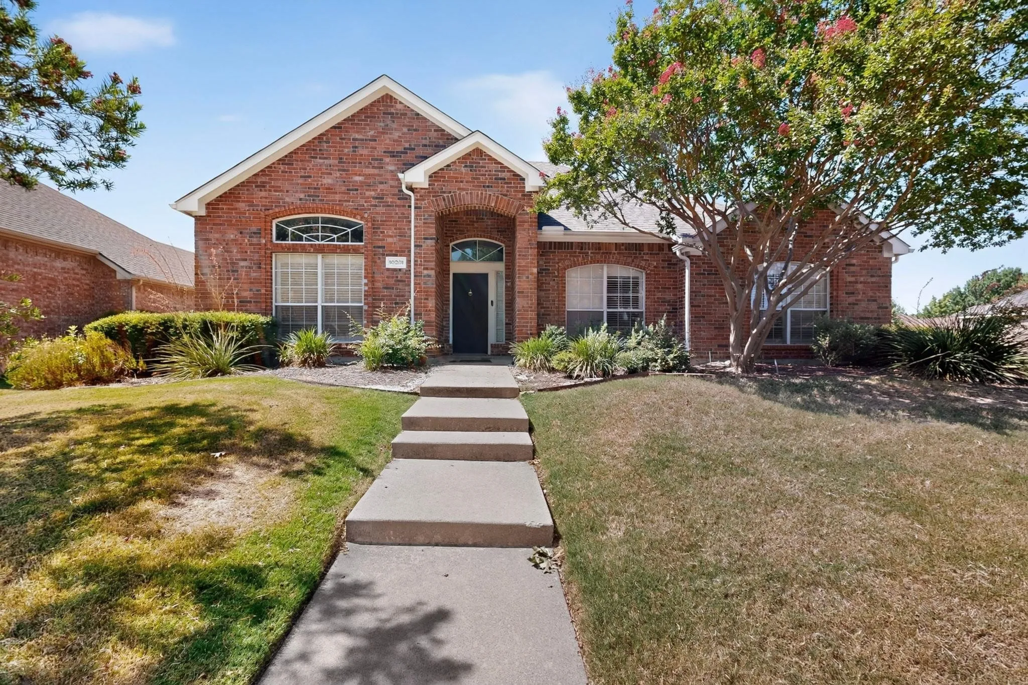 Single Family Residence For Rent in Collin County , 10201 Max Lane, Frisco, Texas 75035, 3 Bedroom, 2 Bathroom, 2 Garage spaces, 2,142 Sqft, built in 1995, mls#21400927, Real Estate Agent in Frisco, Homes For Rent in Collin county, Homes For Rent in Frisco, Realtor in Frisco Texas, Real Estate Brokerage Independent Realty Texas, Luminita Cordes Realtor