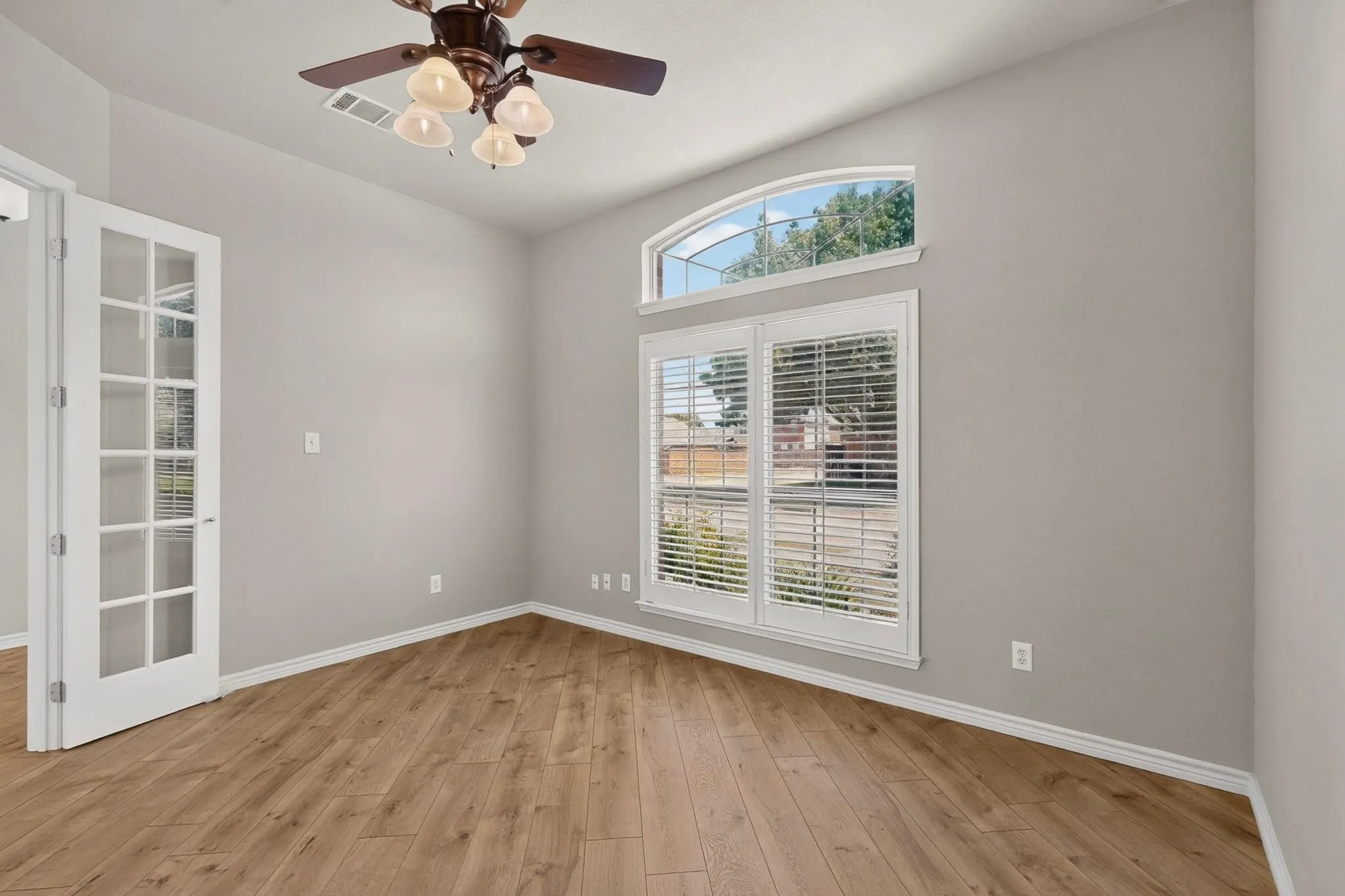 Single Family Residence For Rent in Collin County , 10201 Max Lane, Frisco, Texas 75035, 3 Bedroom, 2 Bathroom, 2 Garage spaces, 2,142 Sqft, built in 1995, mls#21400927, Real Estate Agent in Frisco, Homes For Rent in Collin county, Homes For Rent in Frisco, Realtor in Frisco Texas, Real Estate Brokerage Independent Realty Texas, Luminita Cordes Realtor