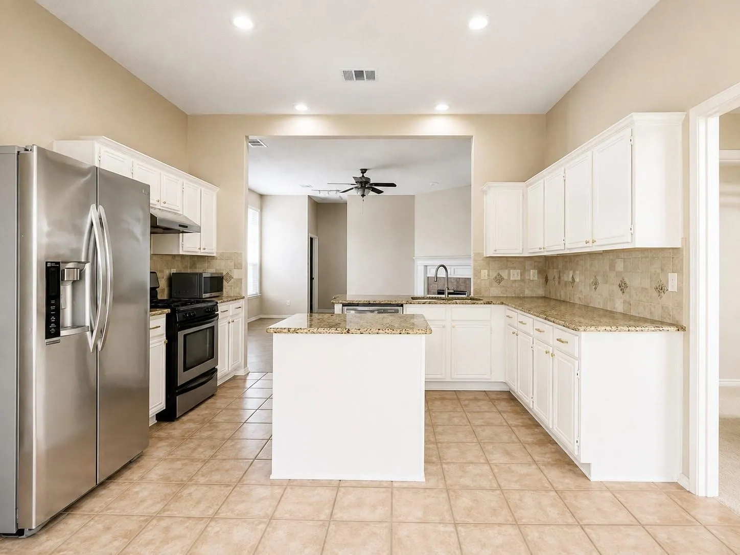 Single Family Residence For Rent in Collin County , 10201 Max Lane, Frisco, Texas 75035, 3 Bedroom, 2 Bathroom, 2 Garage spaces, 2,142 Sqft, built in 1995, mls#21400927, Real Estate Agent in Frisco, Homes For Rent in Collin county, Homes For Rent in Frisco, Realtor in Frisco Texas, Real Estate Brokerage Independent Realty Texas, Luminita Cordes Realtor