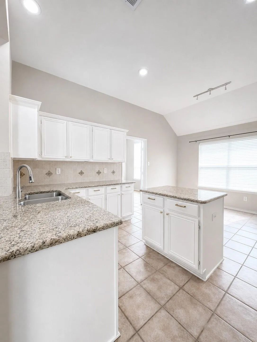 Single Family Residence For Rent in Collin County , 10201 Max Lane, Frisco, Texas 75035, 3 Bedroom, 2 Bathroom, 2 Garage spaces, 2,142 Sqft, built in 1995, mls#21400927, Real Estate Agent in Frisco, Homes For Rent in Collin county, Homes For Rent in Frisco, Realtor in Frisco Texas, Real Estate Brokerage Independent Realty Texas, Luminita Cordes Realtor