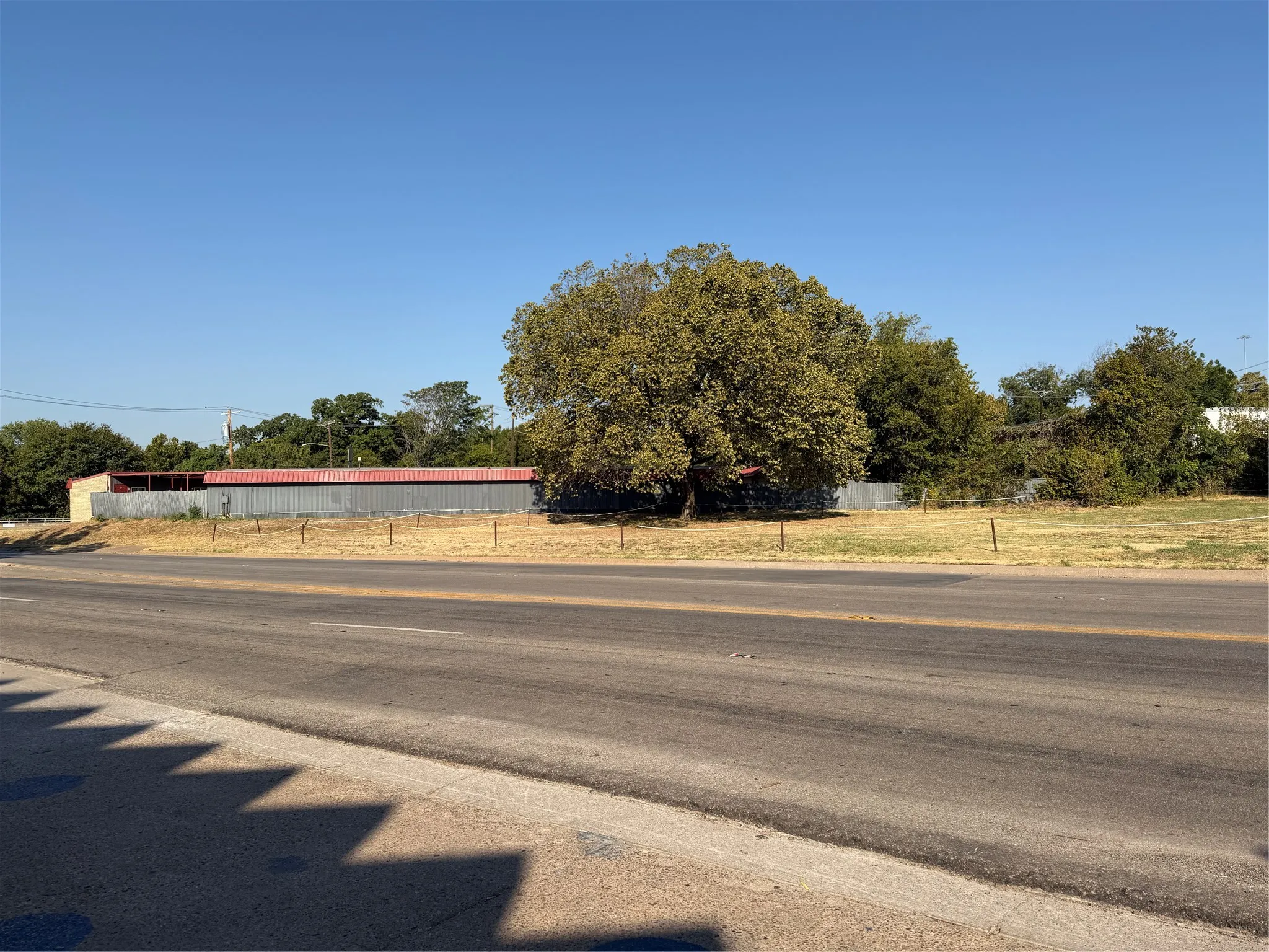 Improved Land For Sale in Dallas County , 935 E Clarendon Drive, Dallas, Texas 75203, 0, 0, Garage spaces, 0 Sqft, built in 0, mls#21400892, Real Estate Agent in Dallas, Homes For Sale in Dallas county, Homes For Sale in Dallas, Realtor in Dallas Texas, Real Estate Brokerage Independent Realty Texas, Luminita Cordes Realtor