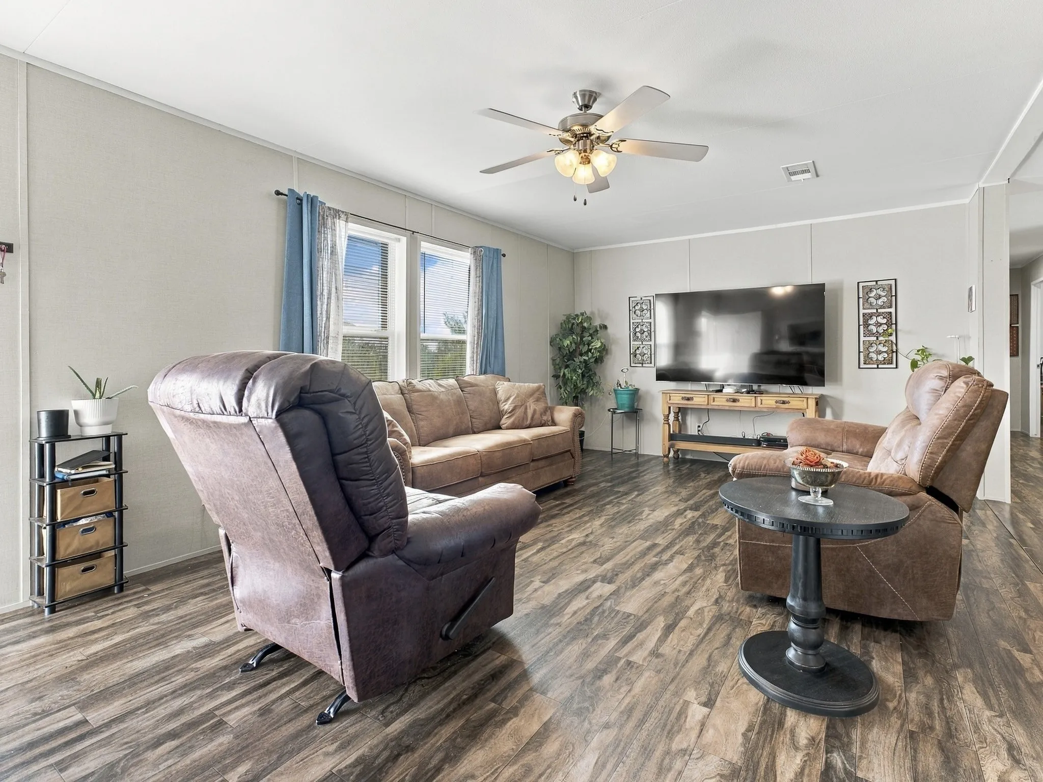 Manufactured Home For Sale in Wise County , 123 Dove Court, Runaway Bay, Texas 76426, 4 Bedroom, 2 Bathroom, 1 Garage spaces, 1,493 Sqft, built in 2024, mls#21398357, Real Estate Agent in Runaway Bay, Homes For Sale in Wise county, Homes For Sale in Runaway Bay, Realtor in Runaway Bay Texas, Real Estate Brokerage Independent Realty Texas, Luminita Cordes Realtor