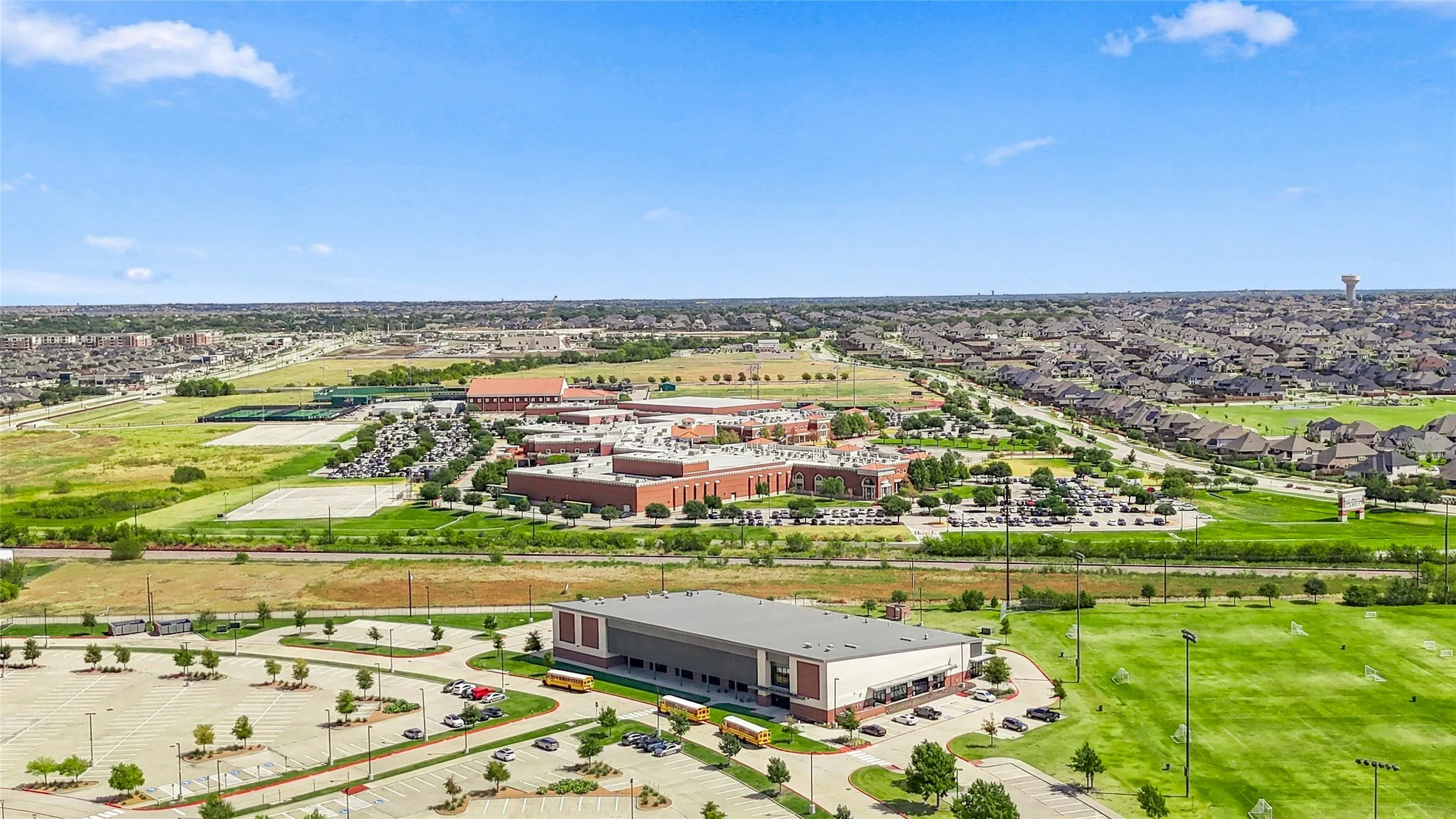 Single Family Residence For Sale in Collin County , 840 Waterview Drive, Prosper, Texas 75078, 4 Bedroom, 4 Bathroom, 3 Garage spaces, 3,843 Sqft, built in 2016, mls#21399130, Real Estate Agent in Prosper, Homes For Sale in Collin county, Homes For Sale in Prosper, Realtor in Prosper Texas, Real Estate Brokerage Independent Realty Texas, Luminita Cordes Realtor