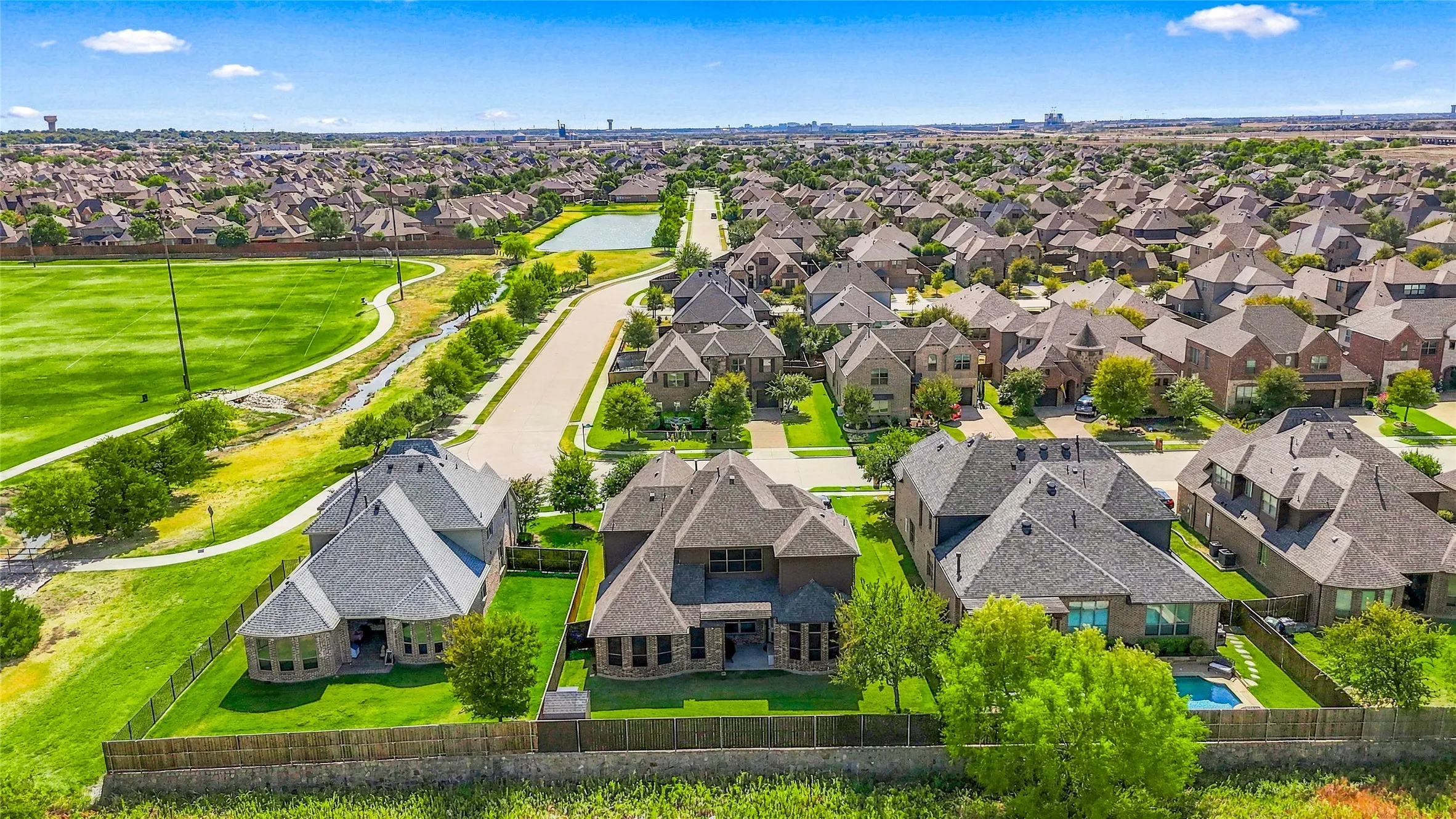 Single Family Residence For Sale in Collin County , 840 Waterview Drive, Prosper, Texas 75078, 4 Bedroom, 4 Bathroom, 3 Garage spaces, 3,843 Sqft, built in 2016, mls#21399130, Real Estate Agent in Prosper, Homes For Sale in Collin county, Homes For Sale in Prosper, Realtor in Prosper Texas, Real Estate Brokerage Independent Realty Texas, Luminita Cordes Realtor
