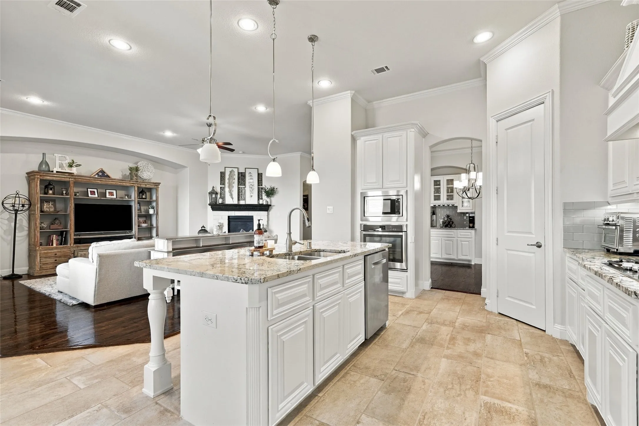 Single Family Residence For Sale in Collin County , 840 Waterview Drive, Prosper, Texas 75078, 4 Bedroom, 4 Bathroom, 3 Garage spaces, 3,843 Sqft, built in 2016, mls#21399130, Real Estate Agent in Prosper, Homes For Sale in Collin county, Homes For Sale in Prosper, Realtor in Prosper Texas, Real Estate Brokerage Independent Realty Texas, Luminita Cordes Realtor