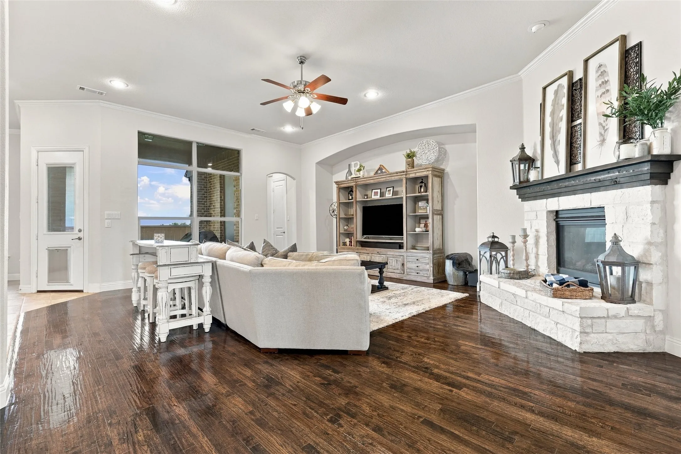 Single Family Residence For Sale in Collin County , 840 Waterview Drive, Prosper, Texas 75078, 4 Bedroom, 4 Bathroom, 3 Garage spaces, 3,843 Sqft, built in 2016, mls#21399130, Real Estate Agent in Prosper, Homes For Sale in Collin county, Homes For Sale in Prosper, Realtor in Prosper Texas, Real Estate Brokerage Independent Realty Texas, Luminita Cordes Realtor
