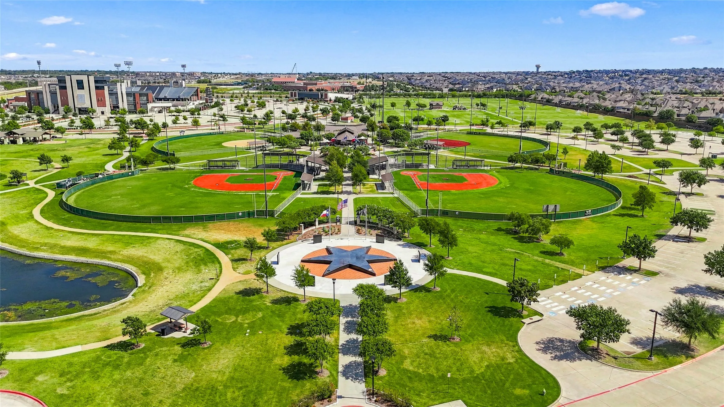 Single Family Residence For Sale in Collin County , 840 Waterview Drive, Prosper, Texas 75078, 4 Bedroom, 4 Bathroom, 3 Garage spaces, 3,843 Sqft, built in 2016, mls#21399130, Real Estate Agent in Prosper, Homes For Sale in Collin county, Homes For Sale in Prosper, Realtor in Prosper Texas, Real Estate Brokerage Independent Realty Texas, Luminita Cordes Realtor