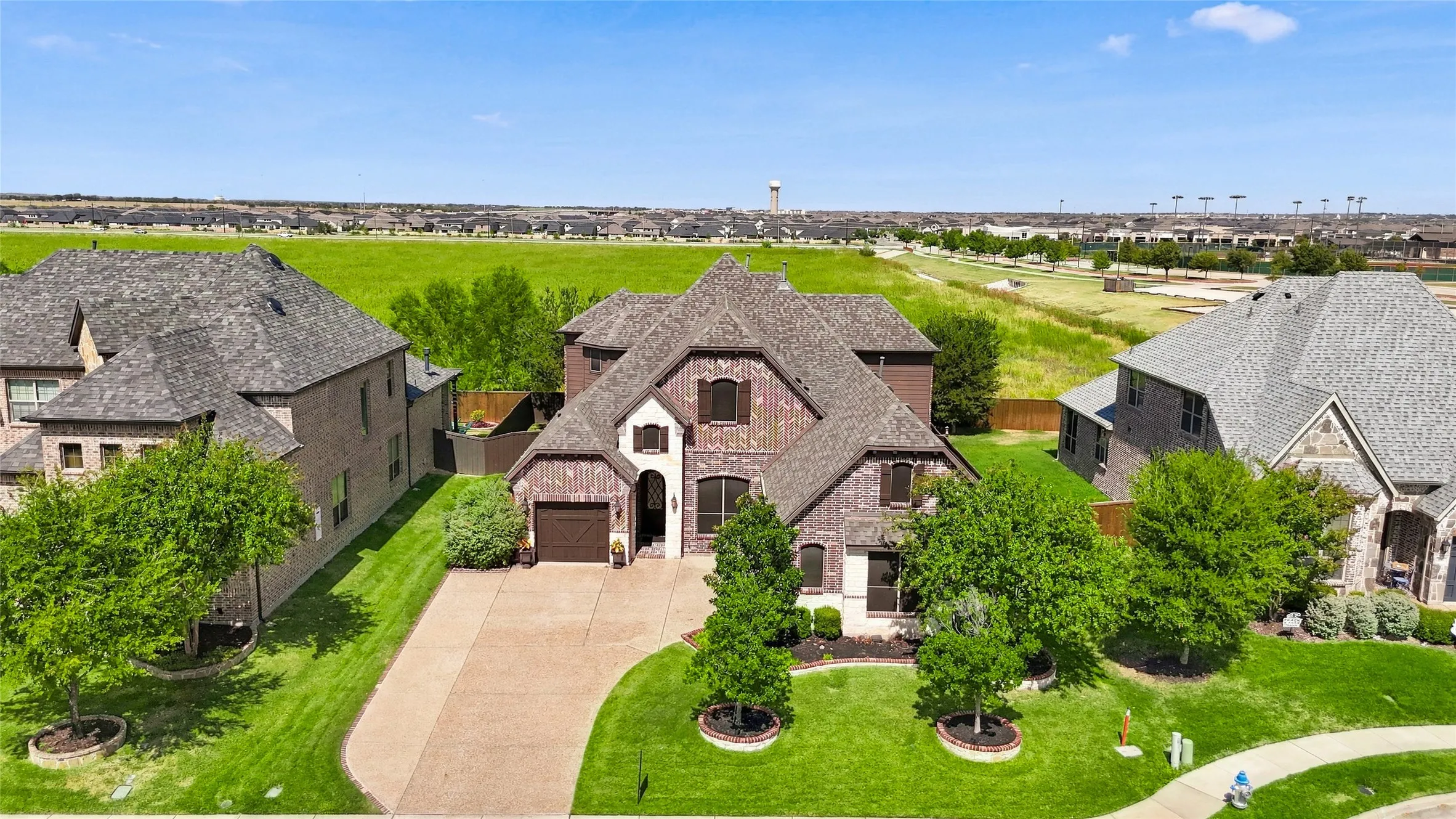 Single Family Residence For Sale in Collin County , 840 Waterview Drive, Prosper, Texas 75078, 4 Bedroom, 4 Bathroom, 3 Garage spaces, 3,843 Sqft, built in 2016, mls#21399130, Real Estate Agent in Prosper, Homes For Sale in Collin county, Homes For Sale in Prosper, Realtor in Prosper Texas, Real Estate Brokerage Independent Realty Texas, Luminita Cordes Realtor