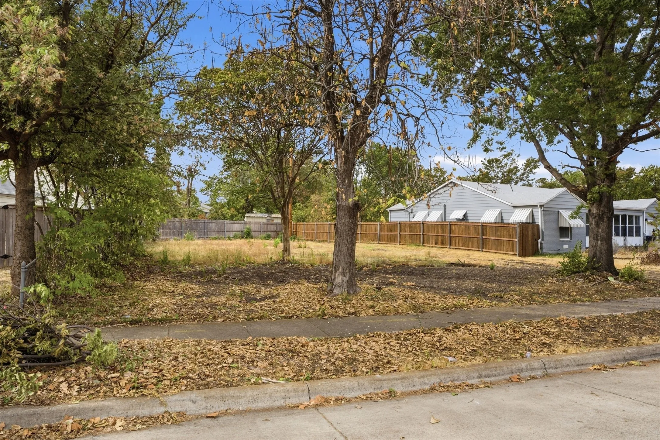 Improved Land For Sale in Tarrant County , 3413 Cloer Drive, Fort Worth, Texas 76109, 0, 0, Garage spaces, 0 Sqft, built in 1949, mls#21400908, Real Estate Agent in Fort Worth, Homes For Sale in Tarrant county, Homes For Sale in Fort Worth, Realtor in Fort Worth Texas, Real Estate Brokerage Independent Realty Texas, Luminita Cordes Realtor