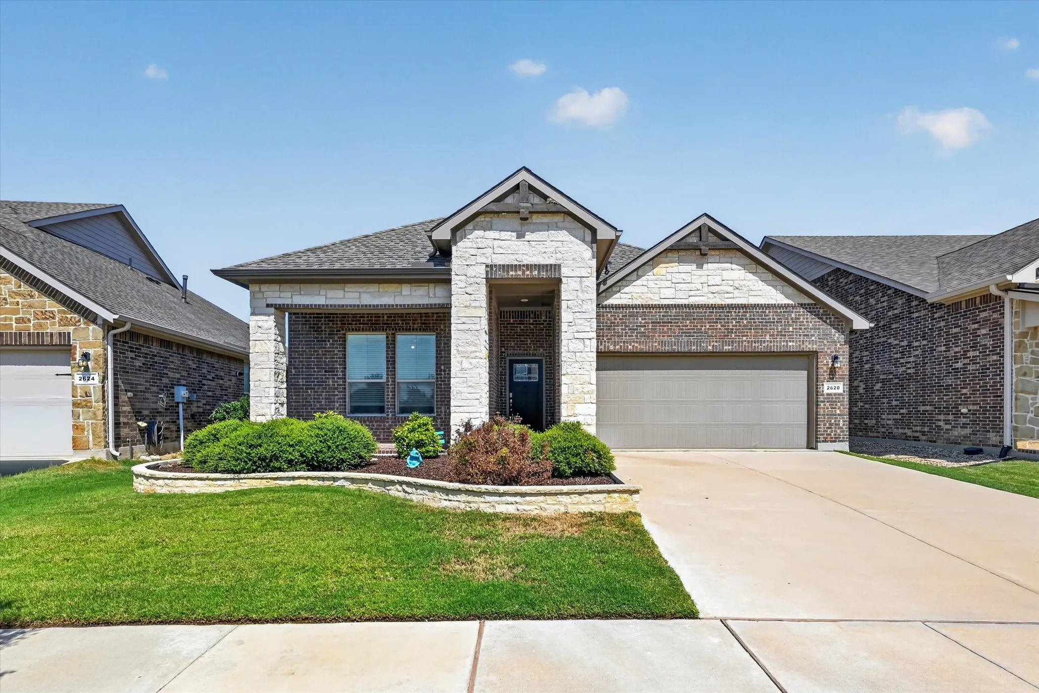 Single Family Residence For Sale in Denton County , 2620 Little Wonder Lane, Northlake, Texas 76247, 3 Bedroom, 2 Bathroom, 2 Garage spaces, 2,209 Sqft, built in 2020, mls#21393263, Real Estate Agent in Northlake, Homes For Sale in Denton county, Homes For Sale in Northlake, Realtor in Northlake Texas, Real Estate Brokerage Independent Realty Texas, Luminita Cordes Realtor