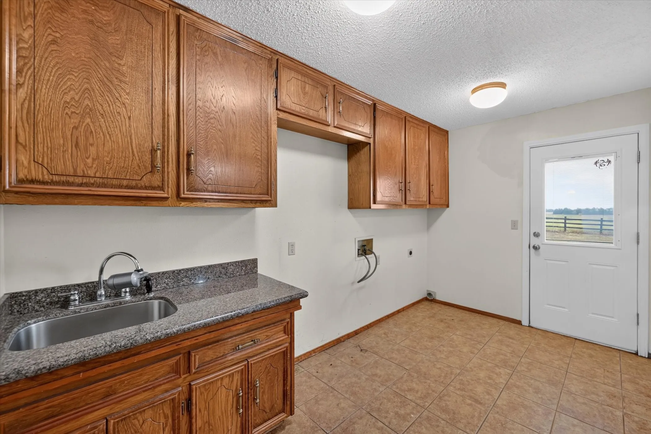 Single Family Residence For Sale in Collin County , 12099 County Road 1028, Blue Ridge, Texas 75424, 3 Bedroom, 3 Bathroom, 2 Garage spaces, 3,004 Sqft, built in 1980, mls#21400918, Real Estate Agent in Blue Ridge, Homes For Sale in Collin county, Homes For Sale in Blue Ridge, Realtor in Blue Ridge Texas, Real Estate Brokerage Independent Realty Texas, Luminita Cordes Realtor