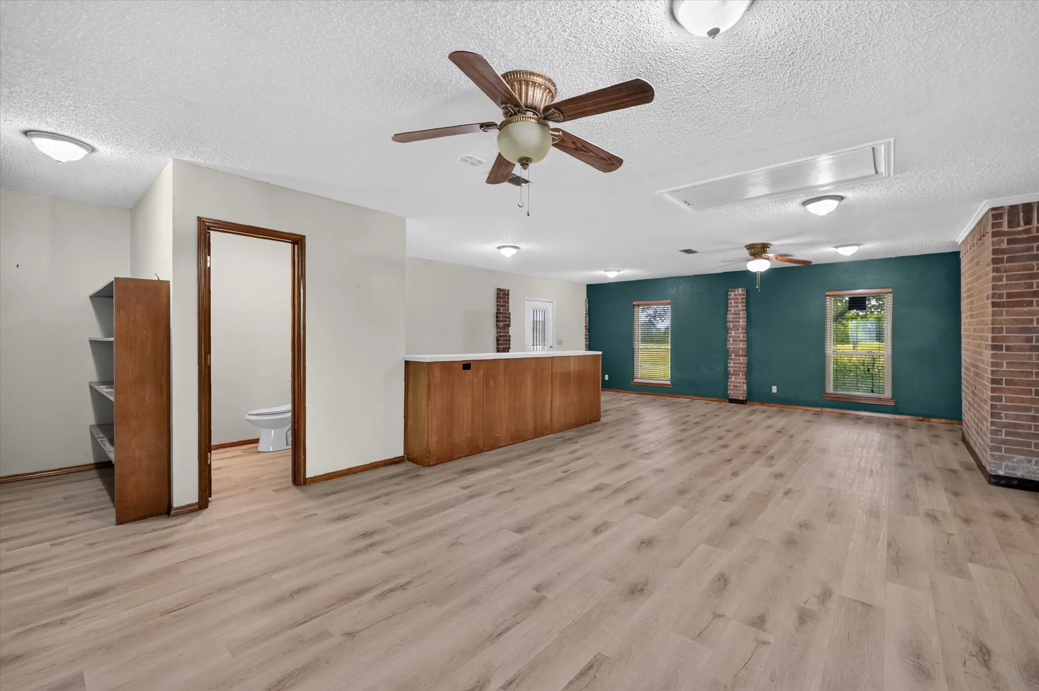 Single Family Residence For Sale in Collin County , 12099 County Road 1028, Blue Ridge, Texas 75424, 3 Bedroom, 3 Bathroom, 2 Garage spaces, 3,004 Sqft, built in 1980, mls#21400918, Real Estate Agent in Blue Ridge, Homes For Sale in Collin county, Homes For Sale in Blue Ridge, Realtor in Blue Ridge Texas, Real Estate Brokerage Independent Realty Texas, Luminita Cordes Realtor