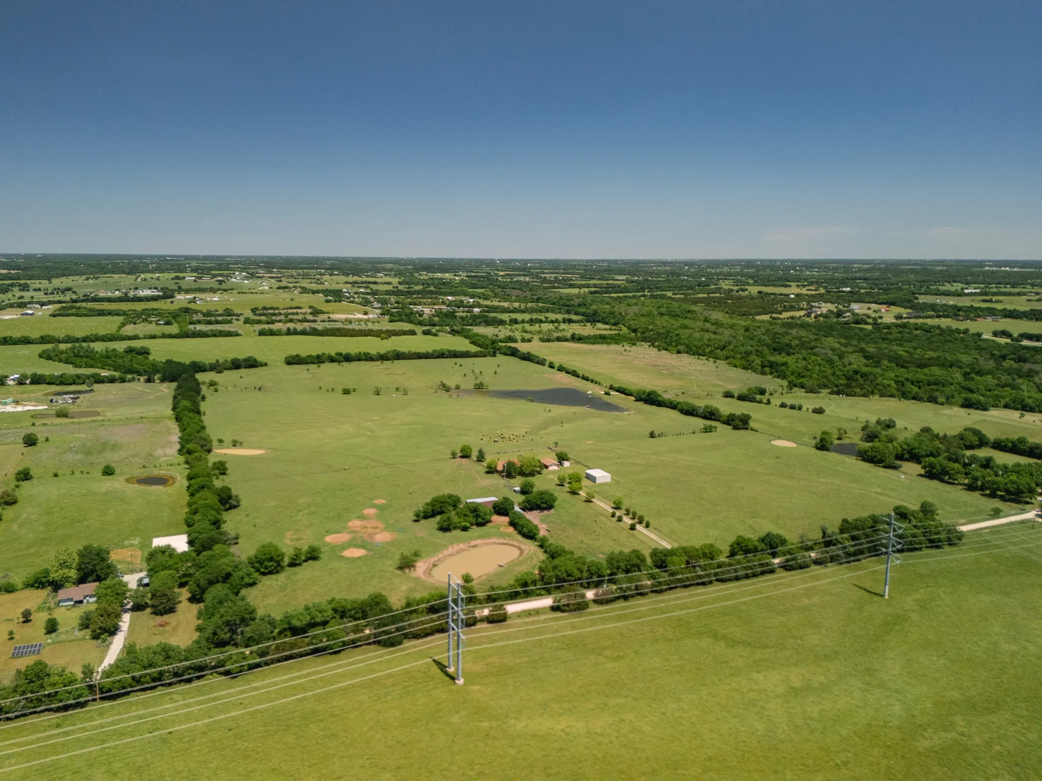Single Family Residence For Sale in Collin County , 12099 County Road 1028, Blue Ridge, Texas 75424, 3 Bedroom, 3 Bathroom, 2 Garage spaces, 3,004 Sqft, built in 1980, mls#21400918, Real Estate Agent in Blue Ridge, Homes For Sale in Collin county, Homes For Sale in Blue Ridge, Realtor in Blue Ridge Texas, Real Estate Brokerage Independent Realty Texas, Luminita Cordes Realtor
