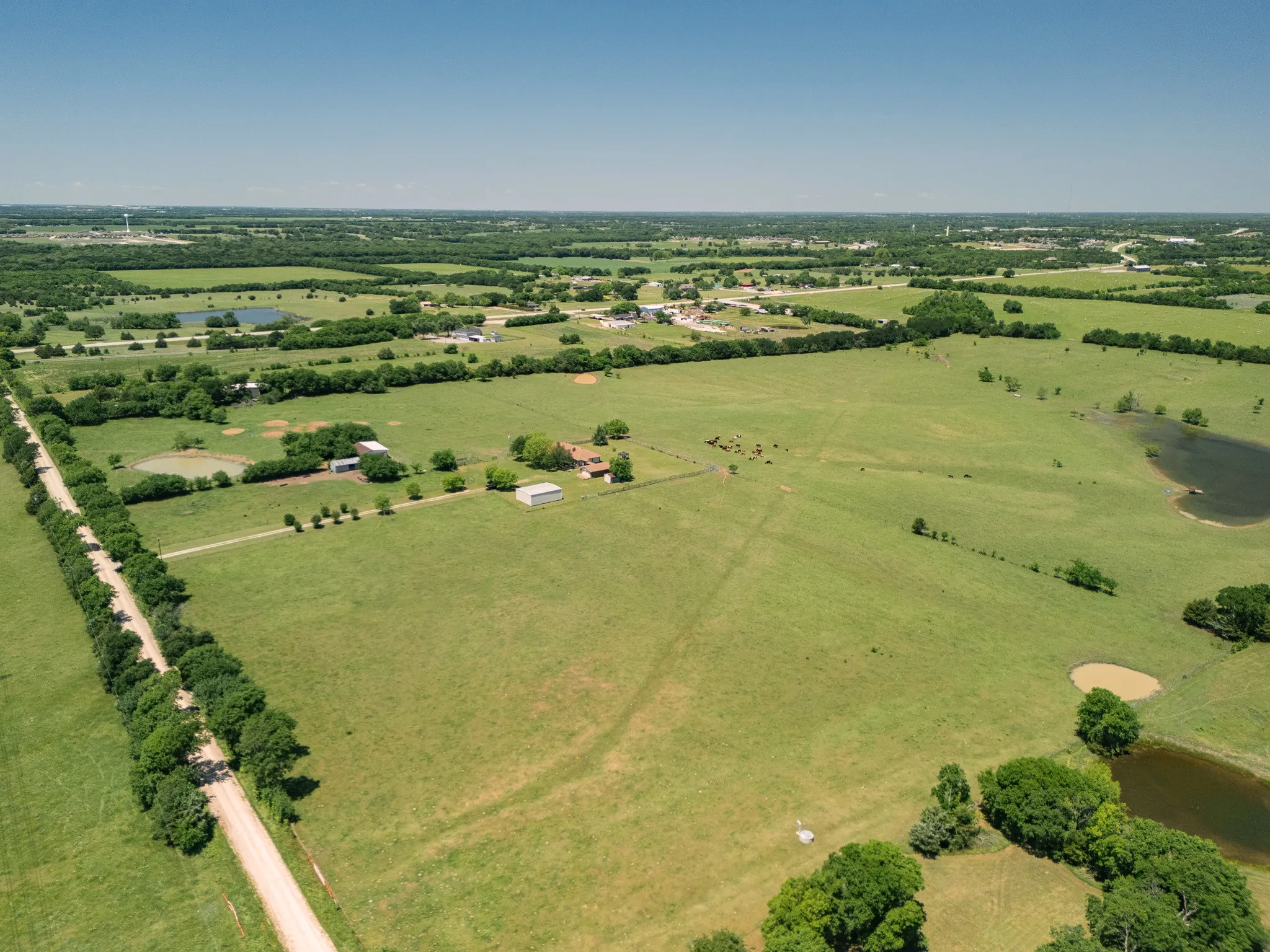Single Family Residence For Sale in Collin County , 12099 County Road 1028, Blue Ridge, Texas 75424, 3 Bedroom, 3 Bathroom, 2 Garage spaces, 3,004 Sqft, built in 1980, mls#21400918, Real Estate Agent in Blue Ridge, Homes For Sale in Collin county, Homes For Sale in Blue Ridge, Realtor in Blue Ridge Texas, Real Estate Brokerage Independent Realty Texas, Luminita Cordes Realtor