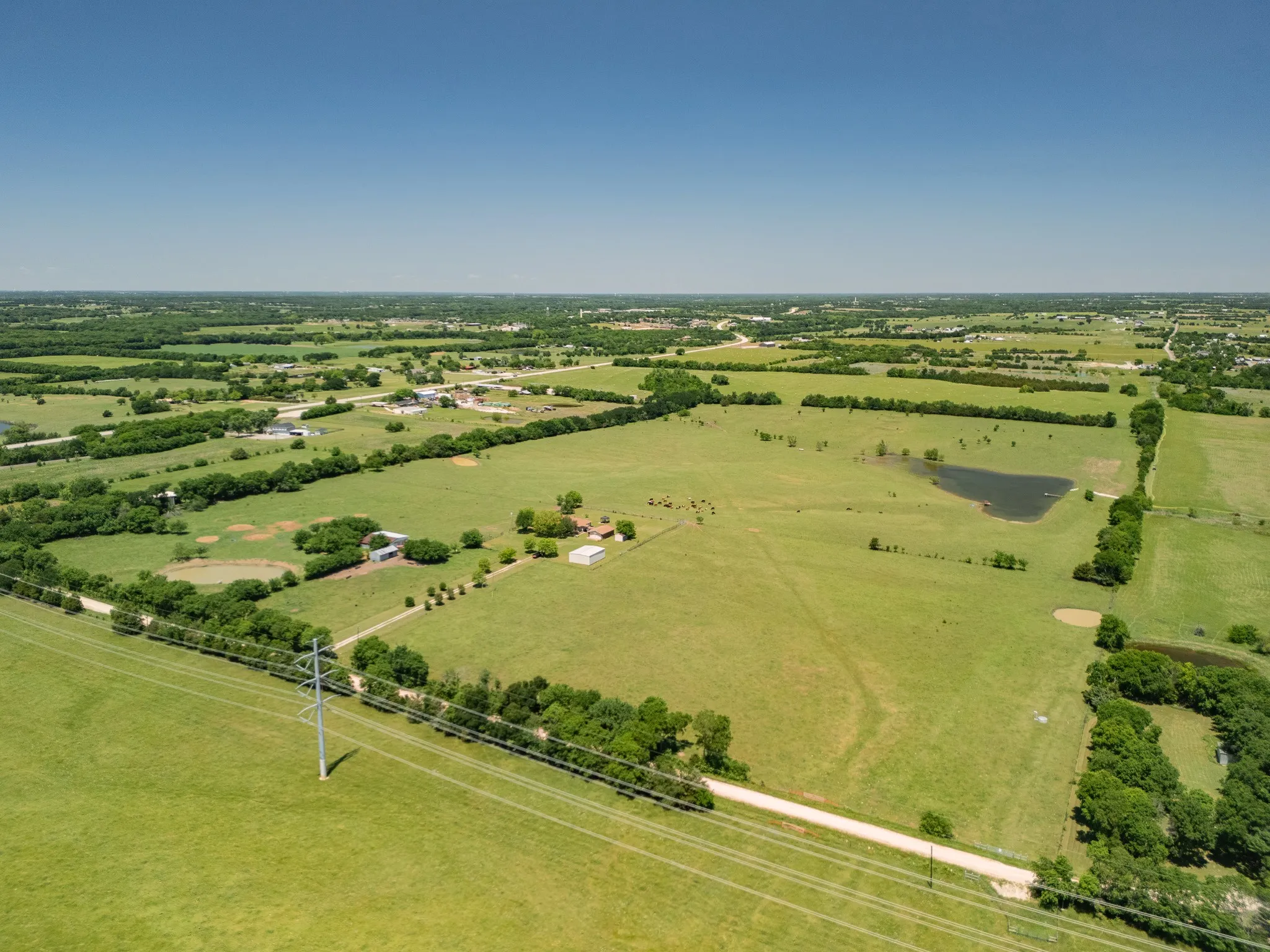 Single Family Residence For Sale in Collin County , 12099 County Road 1028, Blue Ridge, Texas 75424, 3 Bedroom, 3 Bathroom, 2 Garage spaces, 3,004 Sqft, built in 1980, mls#21400918, Real Estate Agent in Blue Ridge, Homes For Sale in Collin county, Homes For Sale in Blue Ridge, Realtor in Blue Ridge Texas, Real Estate Brokerage Independent Realty Texas, Luminita Cordes Realtor