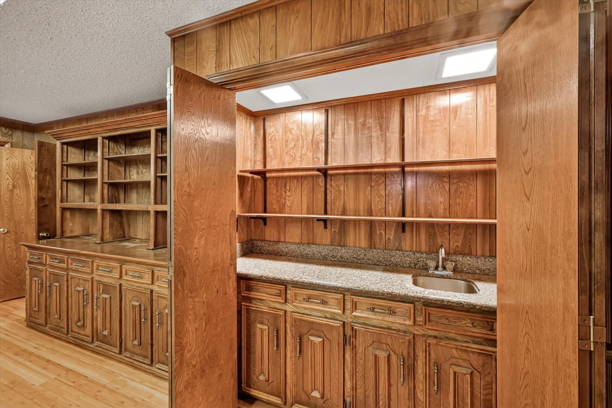 Single Family Residence For Sale in Collin County , 12099 County Road 1028, Blue Ridge, Texas 75424, 3 Bedroom, 3 Bathroom, 2 Garage spaces, 3,004 Sqft, built in 1980, mls#21400918, Real Estate Agent in Blue Ridge, Homes For Sale in Collin county, Homes For Sale in Blue Ridge, Realtor in Blue Ridge Texas, Real Estate Brokerage Independent Realty Texas, Luminita Cordes Realtor
