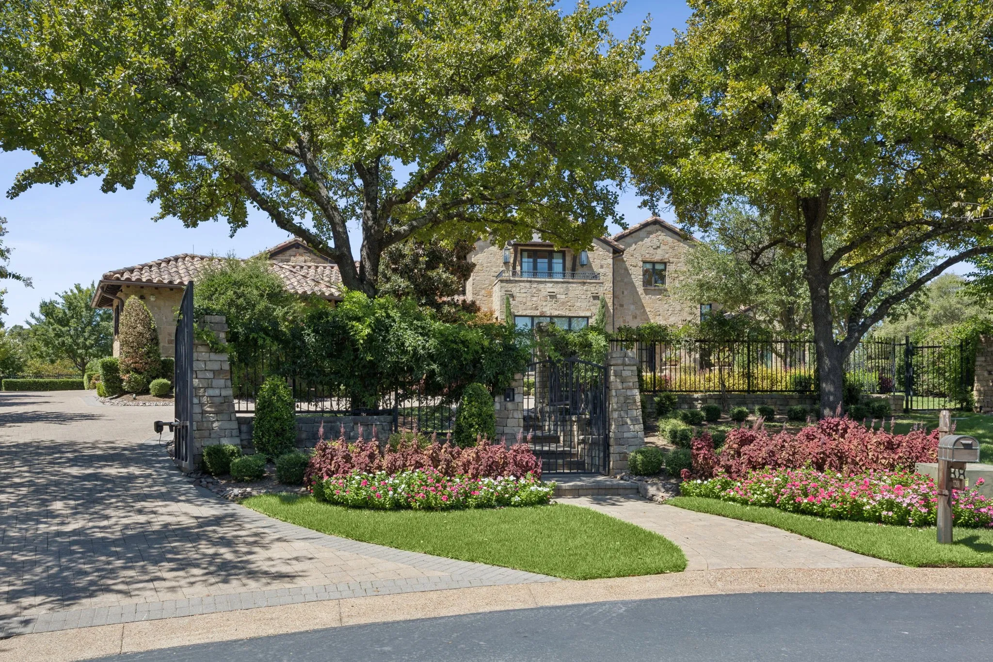 Single Family Residence For Sale in Tarrant County , 1208 Perdenalas Trail, Westlake, Texas 76262, 6 Bedroom, 8 Bathroom, 3 Garage spaces, 10,557 Sqft, built in 2019, mls#21373643, Real Estate Agent in Westlake, Homes For Sale in Tarrant county, Homes For Sale in Westlake, Realtor in Westlake Texas, Real Estate Brokerage Independent Realty Texas, Luminita Cordes Realtor