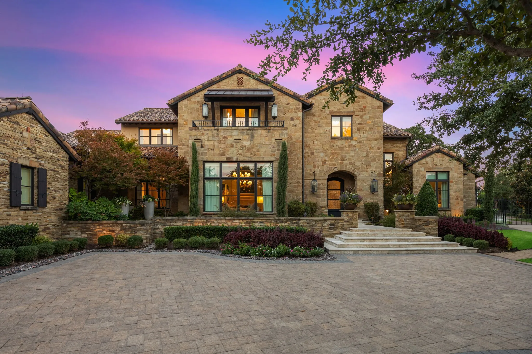 Single Family Residence For Sale in Tarrant County , 1208 Perdenalas Trail, Westlake, Texas 76262, 6 Bedroom, 8 Bathroom, 3 Garage spaces, 10,557 Sqft, built in 2019, mls#21373643, Real Estate Agent in Westlake, Homes For Sale in Tarrant county, Homes For Sale in Westlake, Realtor in Westlake Texas, Real Estate Brokerage Independent Realty Texas, Luminita Cordes Realtor