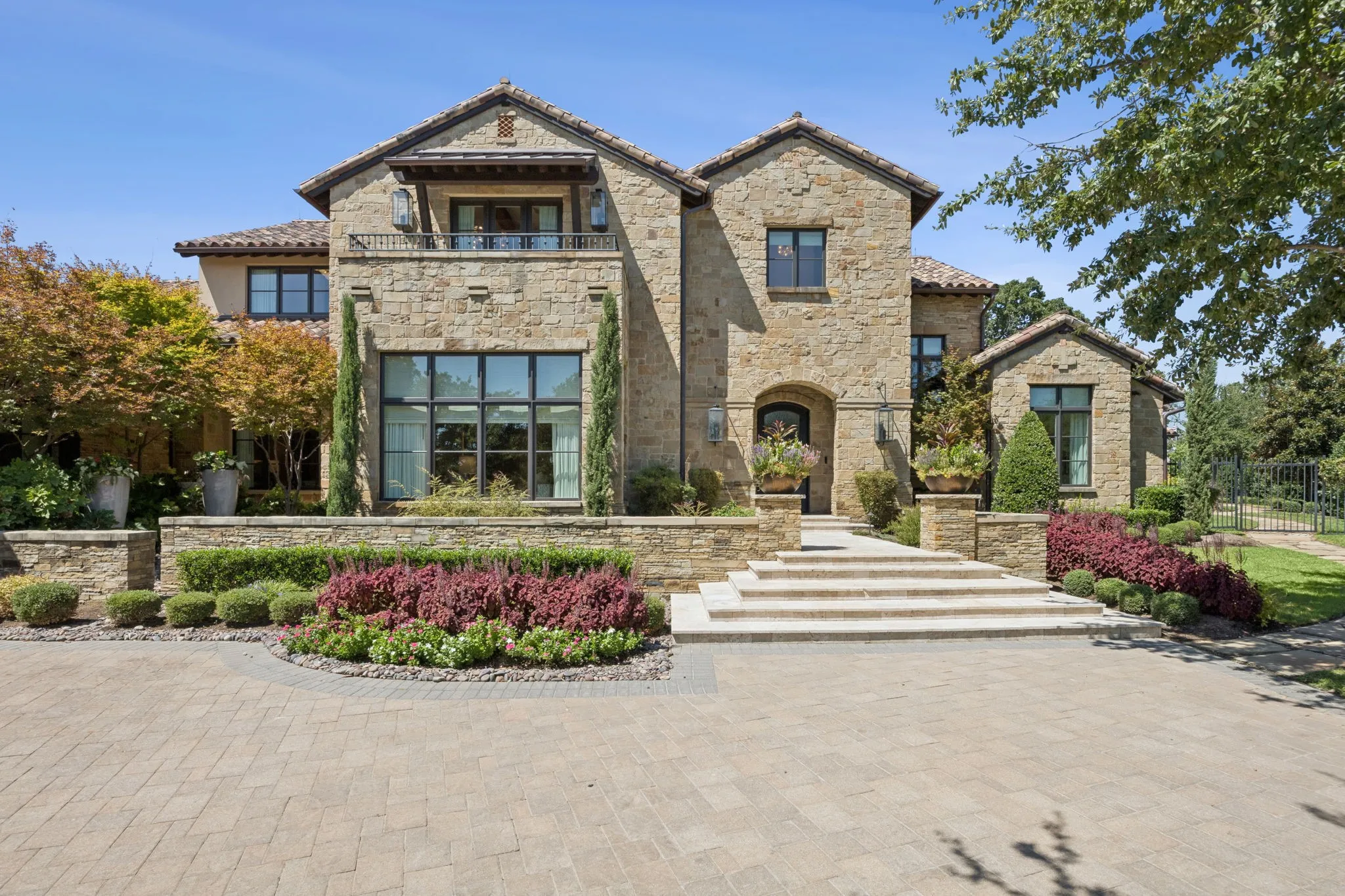 Single Family Residence For Sale in Tarrant County , 1208 Perdenalas Trail, Westlake, Texas 76262, 6 Bedroom, 8 Bathroom, 3 Garage spaces, 10,557 Sqft, built in 2019, mls#21373643, Real Estate Agent in Westlake, Homes For Sale in Tarrant county, Homes For Sale in Westlake, Realtor in Westlake Texas, Real Estate Brokerage Independent Realty Texas, Luminita Cordes Realtor