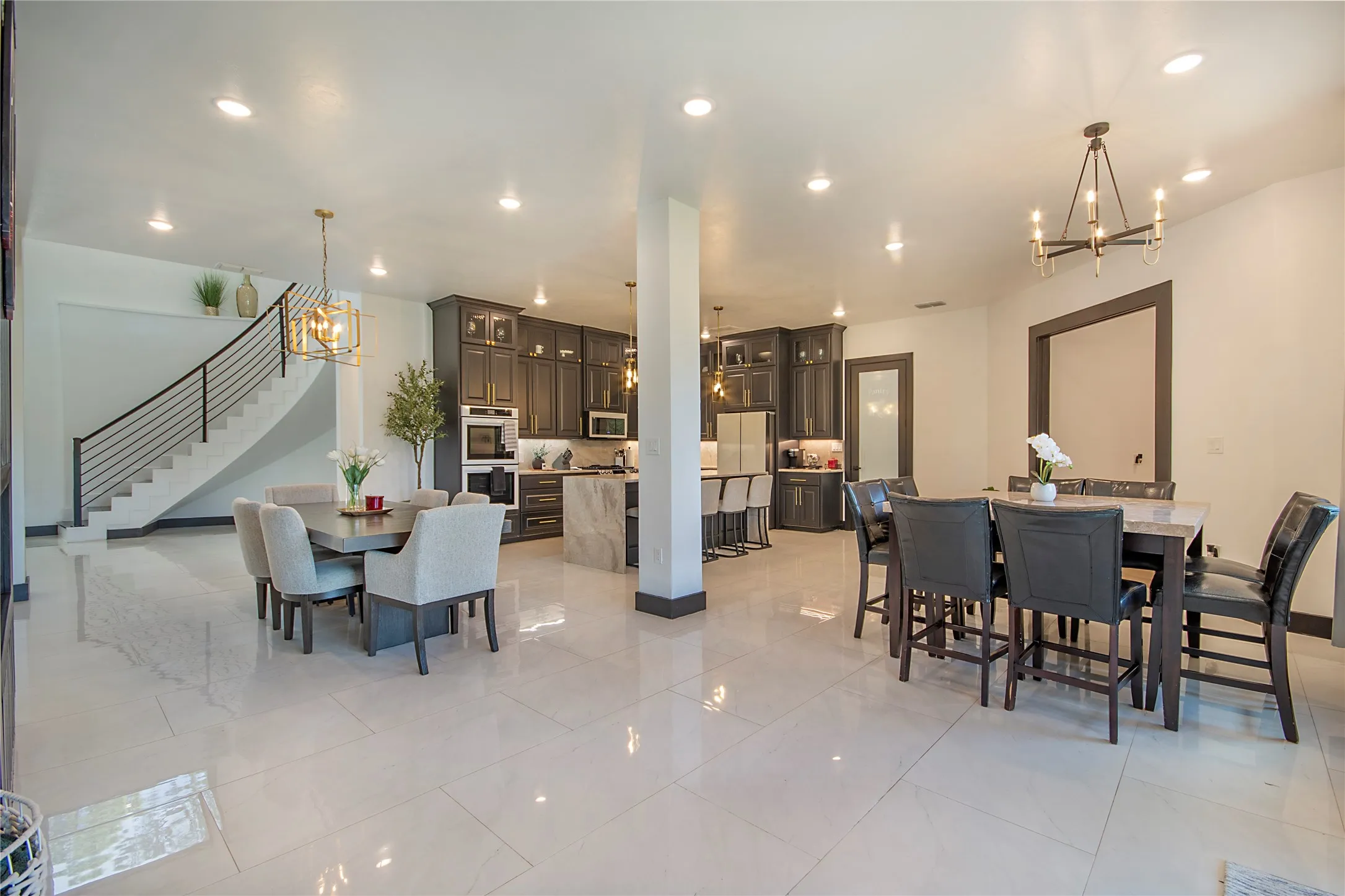 Single Family Residence For Sale in Harrison County , 8383 FM 2208, Longview, Texas 75650, 6 Bedroom, 5 Bathroom, 2 Garage spaces, 6,922 Sqft, built in 2022, mls#21400797, Real Estate Agent in Longview, Homes For Sale in Harrison county, Homes For Sale in Longview, Realtor in Longview Texas, Real Estate Brokerage Independent Realty Texas, Luminita Cordes Realtor