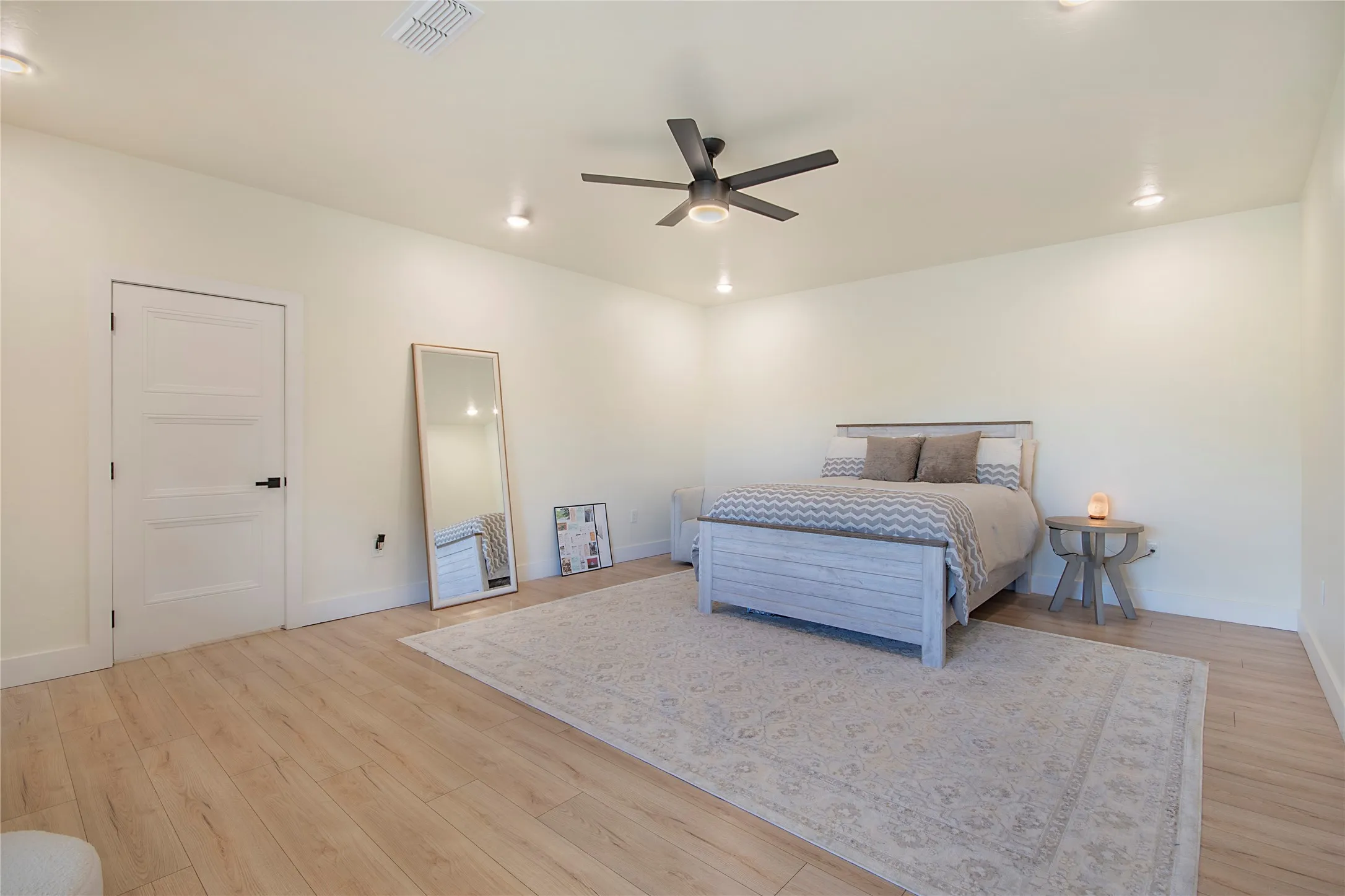 Single Family Residence For Sale in Harrison County , 8383 FM 2208, Longview, Texas 75650, 6 Bedroom, 5 Bathroom, 2 Garage spaces, 6,922 Sqft, built in 2022, mls#21400797, Real Estate Agent in Longview, Homes For Sale in Harrison county, Homes For Sale in Longview, Realtor in Longview Texas, Real Estate Brokerage Independent Realty Texas, Luminita Cordes Realtor