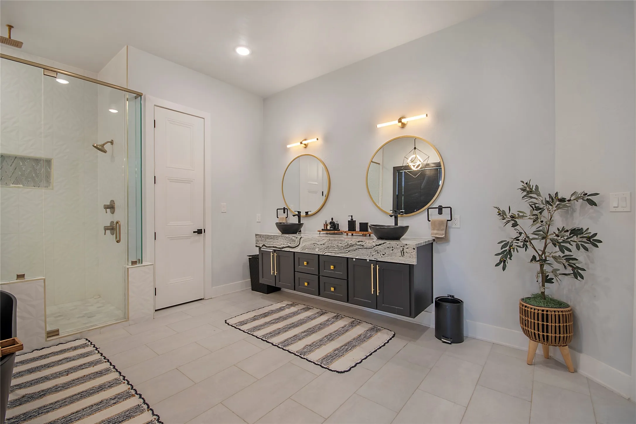 Single Family Residence For Sale in Harrison County , 8383 FM 2208, Longview, Texas 75650, 6 Bedroom, 5 Bathroom, 2 Garage spaces, 6,922 Sqft, built in 2022, mls#21400797, Real Estate Agent in Longview, Homes For Sale in Harrison county, Homes For Sale in Longview, Realtor in Longview Texas, Real Estate Brokerage Independent Realty Texas, Luminita Cordes Realtor