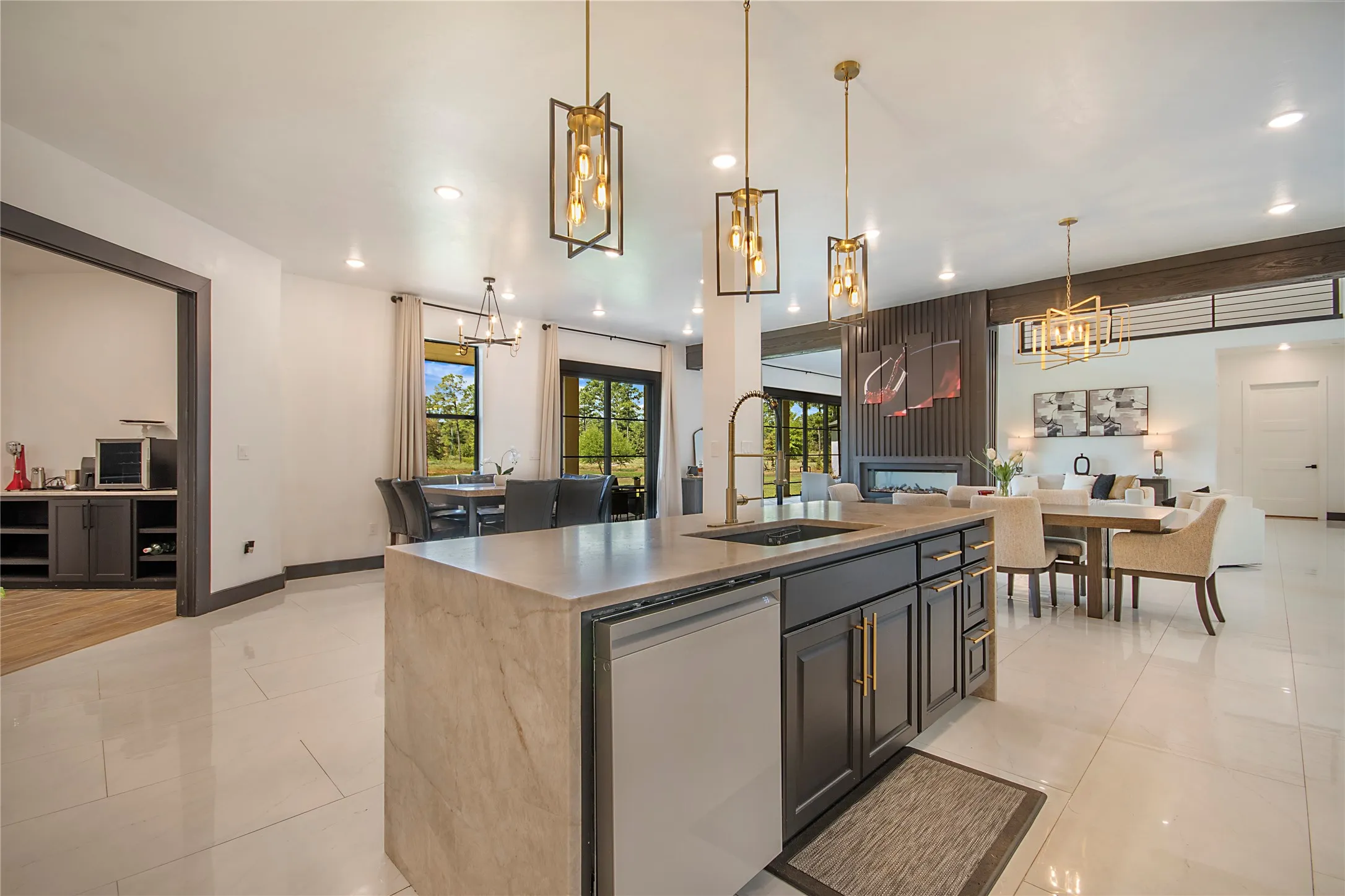Single Family Residence For Sale in Harrison County , 8383 FM 2208, Longview, Texas 75650, 6 Bedroom, 5 Bathroom, 2 Garage spaces, 6,922 Sqft, built in 2022, mls#21400797, Real Estate Agent in Longview, Homes For Sale in Harrison county, Homes For Sale in Longview, Realtor in Longview Texas, Real Estate Brokerage Independent Realty Texas, Luminita Cordes Realtor