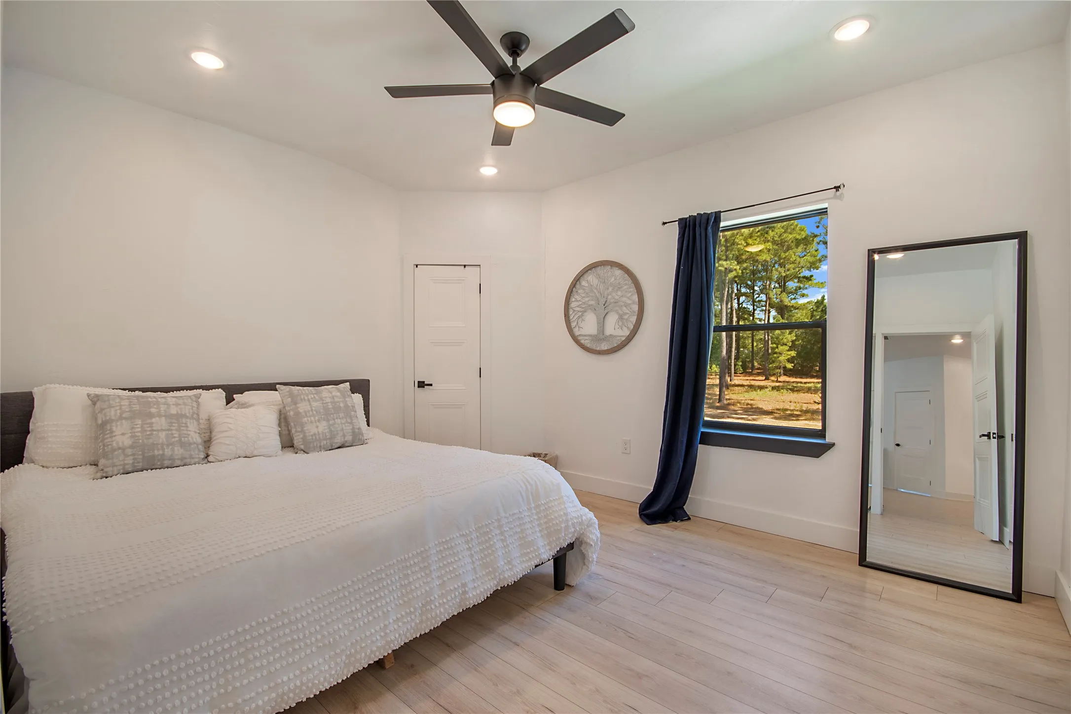 Single Family Residence For Sale in Harrison County , 8383 FM 2208, Longview, Texas 75650, 6 Bedroom, 5 Bathroom, 2 Garage spaces, 6,922 Sqft, built in 2022, mls#21400797, Real Estate Agent in Longview, Homes For Sale in Harrison county, Homes For Sale in Longview, Realtor in Longview Texas, Real Estate Brokerage Independent Realty Texas, Luminita Cordes Realtor