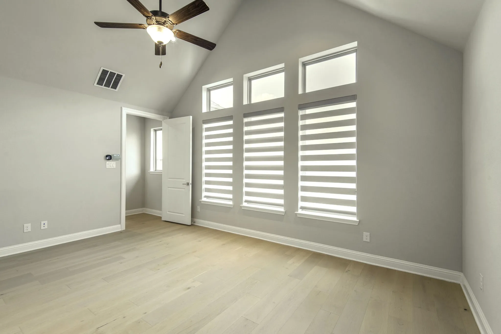 Single Family Residence For Sale in Denton County , 4908 Sir Cole Court, Carrollton, Texas 75010, 4 Bedroom, 3 Bathroom, 3 Garage spaces, 2,989 Sqft, built in 2022, mls#21398575, Real Estate Agent in Carrollton, Homes For Sale in Denton county, Homes For Sale in Carrollton, Realtor in Carrollton Texas, Real Estate Brokerage Independent Realty Texas, Luminita Cordes Realtor
