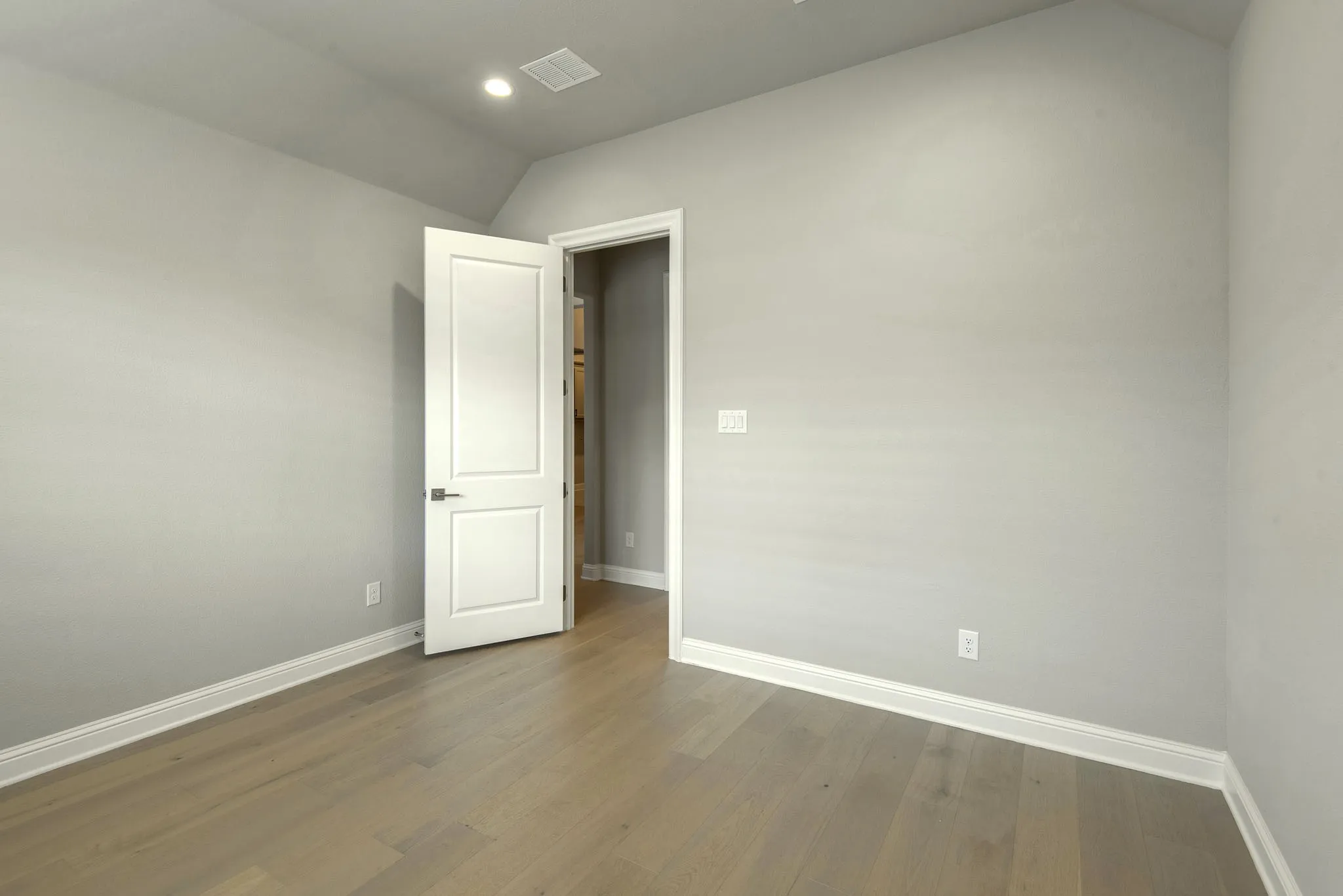 Single Family Residence For Sale in Denton County , 4908 Sir Cole Court, Carrollton, Texas 75010, 4 Bedroom, 3 Bathroom, 3 Garage spaces, 2,989 Sqft, built in 2022, mls#21398575, Real Estate Agent in Carrollton, Homes For Sale in Denton county, Homes For Sale in Carrollton, Realtor in Carrollton Texas, Real Estate Brokerage Independent Realty Texas, Luminita Cordes Realtor