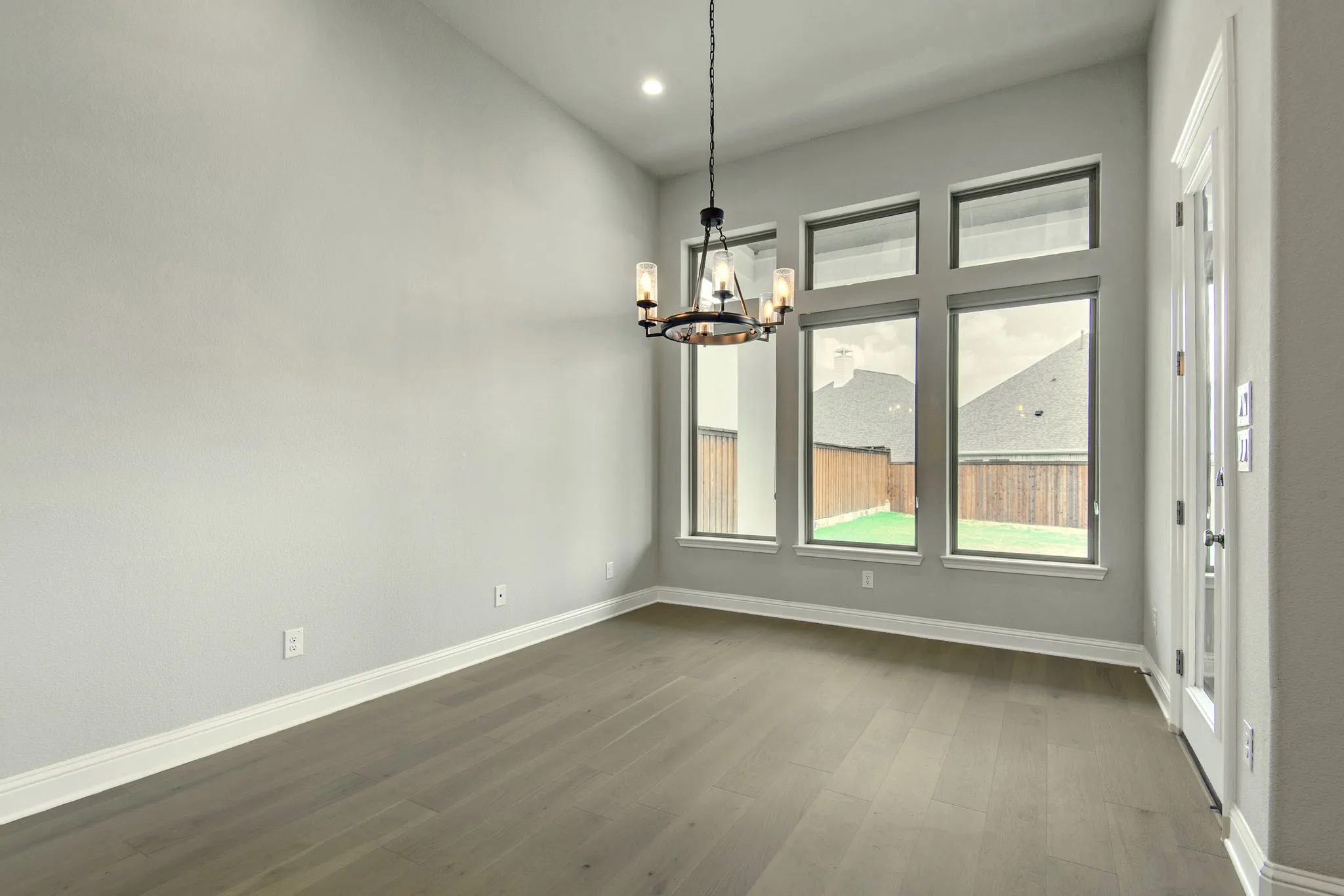 Single Family Residence For Sale in Denton County , 4908 Sir Cole Court, Carrollton, Texas 75010, 4 Bedroom, 3 Bathroom, 3 Garage spaces, 2,989 Sqft, built in 2022, mls#21398575, Real Estate Agent in Carrollton, Homes For Sale in Denton county, Homes For Sale in Carrollton, Realtor in Carrollton Texas, Real Estate Brokerage Independent Realty Texas, Luminita Cordes Realtor