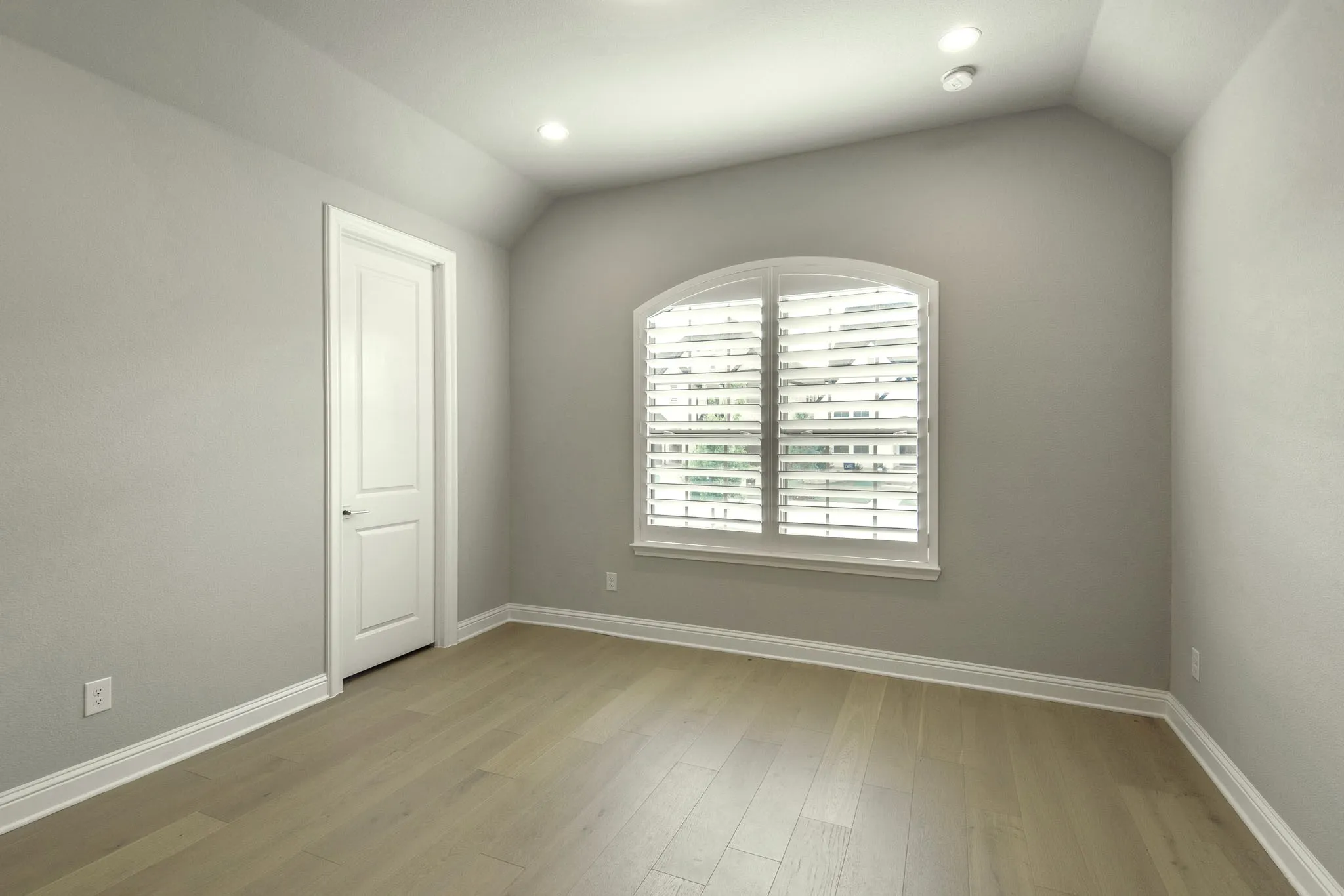 Single Family Residence For Sale in Denton County , 4908 Sir Cole Court, Carrollton, Texas 75010, 4 Bedroom, 3 Bathroom, 3 Garage spaces, 2,989 Sqft, built in 2022, mls#21398575, Real Estate Agent in Carrollton, Homes For Sale in Denton county, Homes For Sale in Carrollton, Realtor in Carrollton Texas, Real Estate Brokerage Independent Realty Texas, Luminita Cordes Realtor