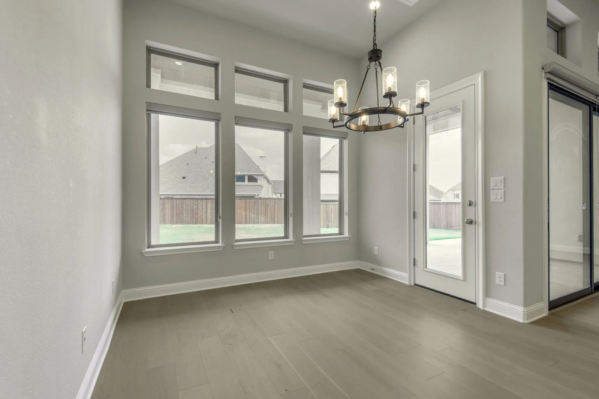 Single Family Residence For Sale in Denton County , 4908 Sir Cole Court, Carrollton, Texas 75010, 4 Bedroom, 3 Bathroom, 3 Garage spaces, 2,989 Sqft, built in 2022, mls#21398575, Real Estate Agent in Carrollton, Homes For Sale in Denton county, Homes For Sale in Carrollton, Realtor in Carrollton Texas, Real Estate Brokerage Independent Realty Texas, Luminita Cordes Realtor