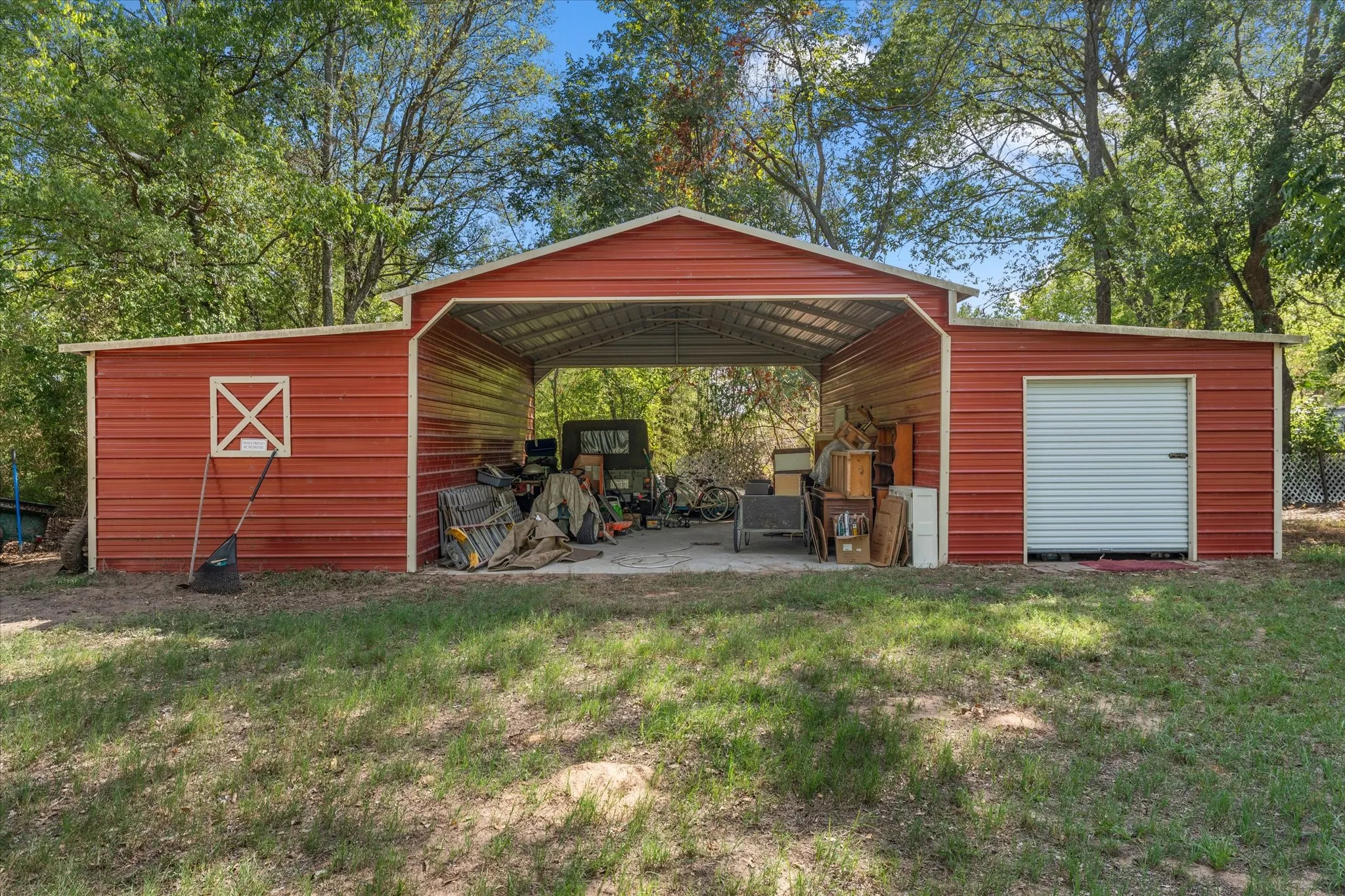Single Family Residence For Sale in Henderson County , 718 Suncrest Drive, Tool, Texas 75143, 3 Bedroom, 1 Bathroom, Garage spaces, 1,350 Sqft, built in 1970, mls#21400951, Real Estate Agent in Tool, Homes For Sale in Henderson county, Homes For Sale in Tool, Realtor in Tool Texas, Real Estate Brokerage Independent Realty Texas, Luminita Cordes Realtor