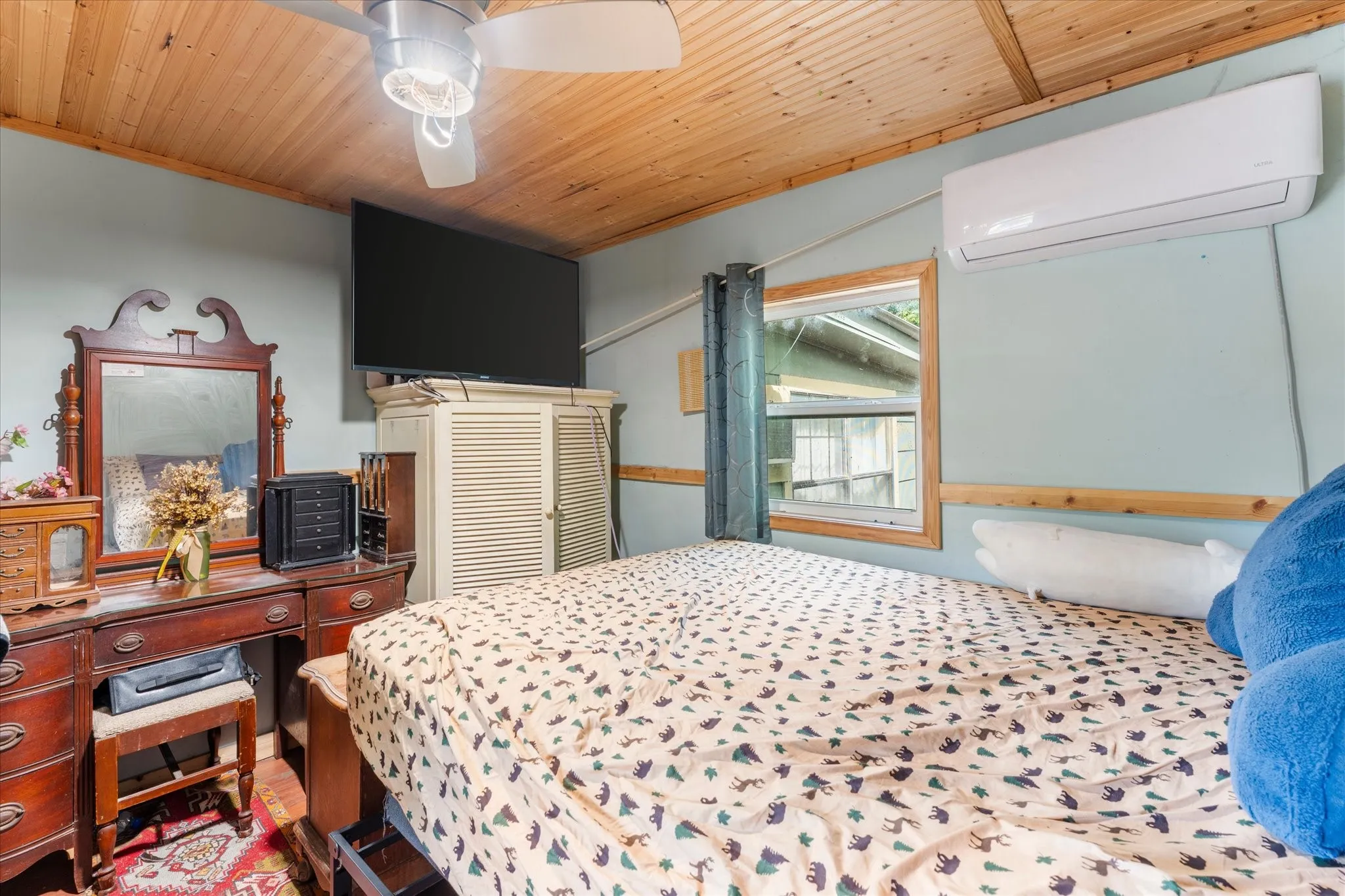 Single Family Residence For Sale in Henderson County , 718 Suncrest Drive, Tool, Texas 75143, 3 Bedroom, 1 Bathroom, Garage spaces, 1,350 Sqft, built in 1970, mls#21400951, Real Estate Agent in Tool, Homes For Sale in Henderson county, Homes For Sale in Tool, Realtor in Tool Texas, Real Estate Brokerage Independent Realty Texas, Luminita Cordes Realtor